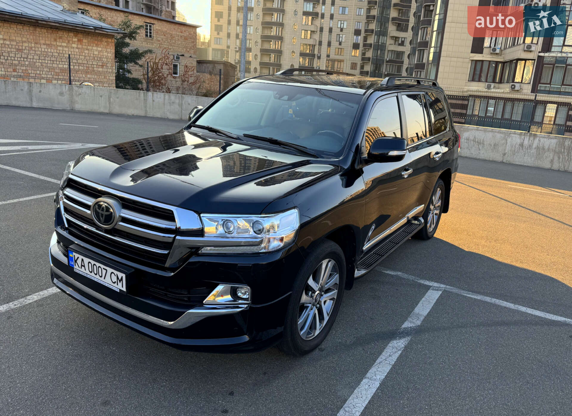 TOYOTA LAND CRUISER 200 2019