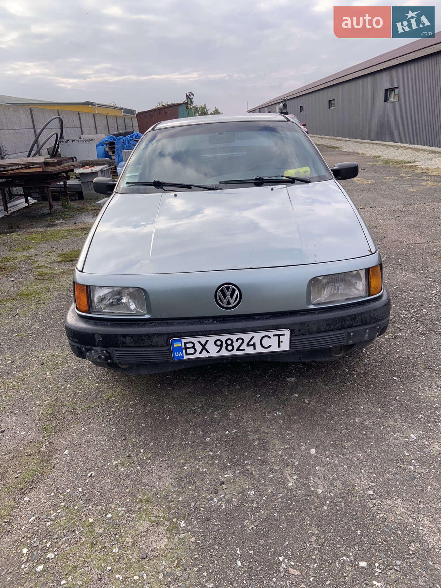 VOLKSWAGEN PASSAT 1988