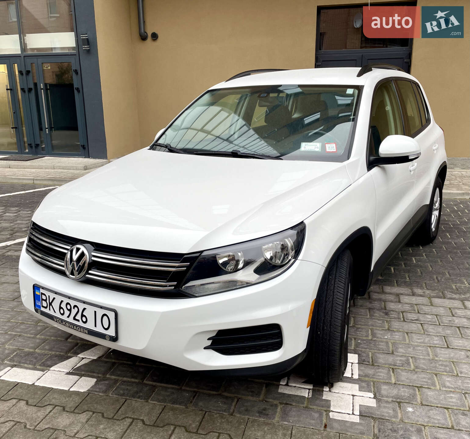 VOLKSWAGEN TIGUAN 2016