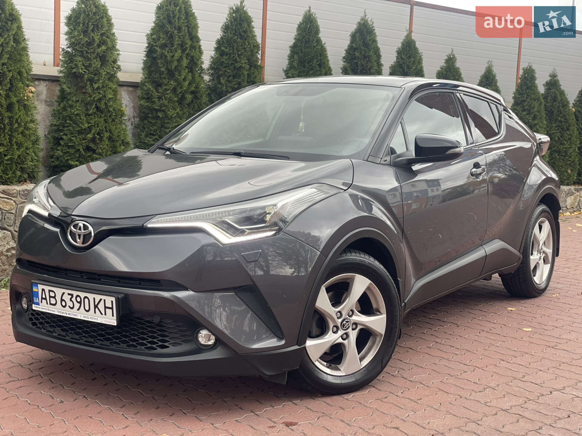 TOYOTA C-HR 2017