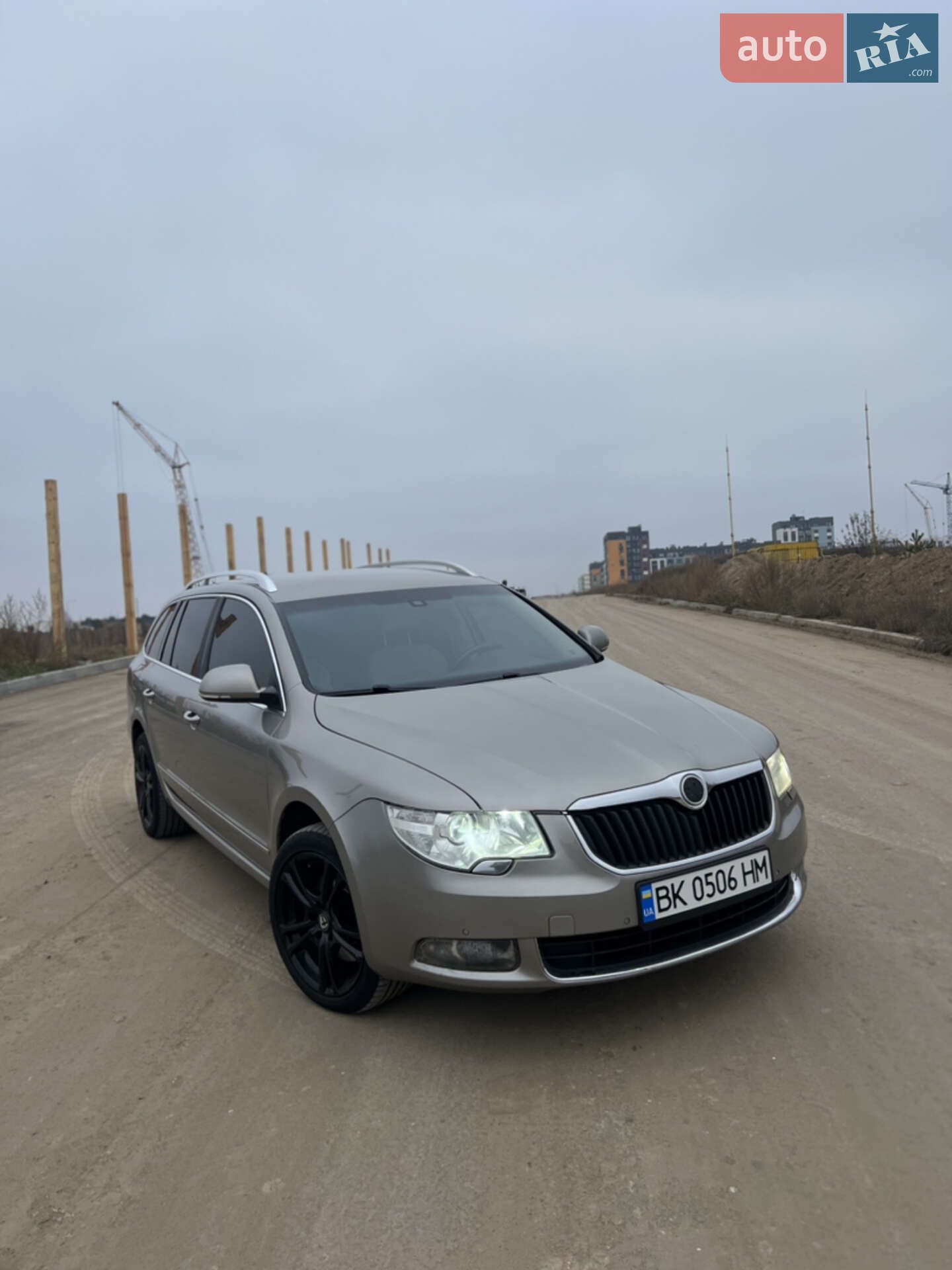 SKODA SUPERB 2011