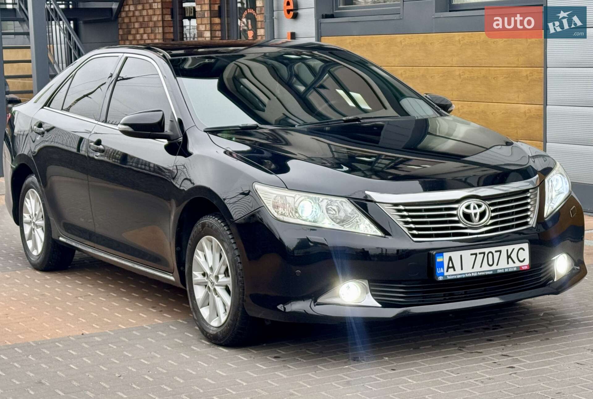 TOYOTA CAMRY