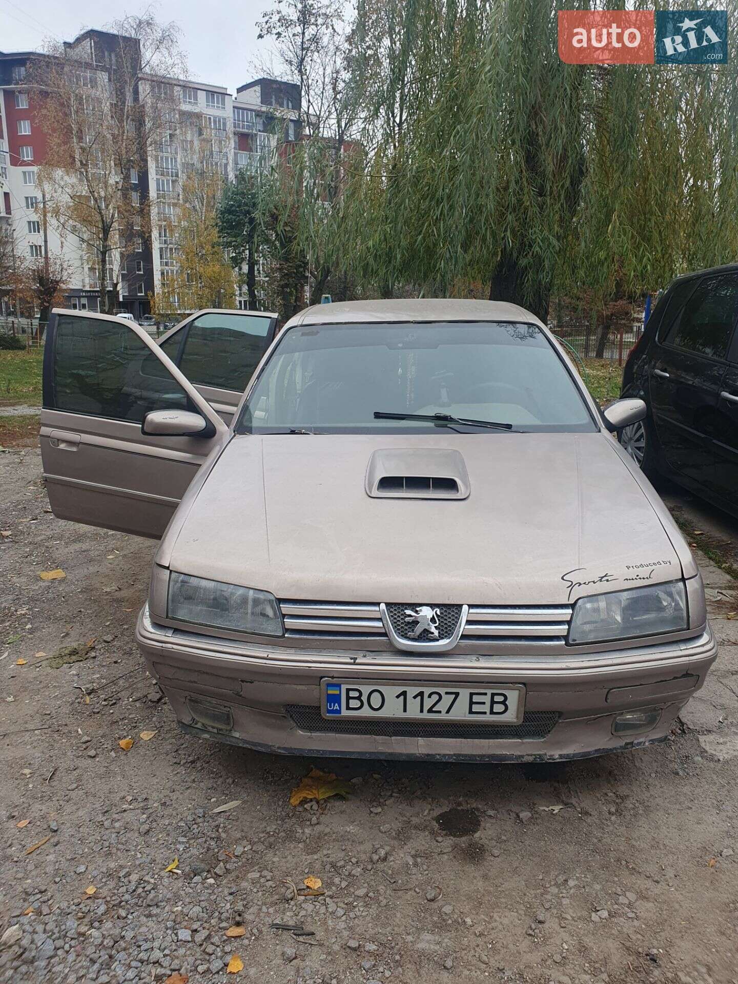 PEUGEOT 605 1990