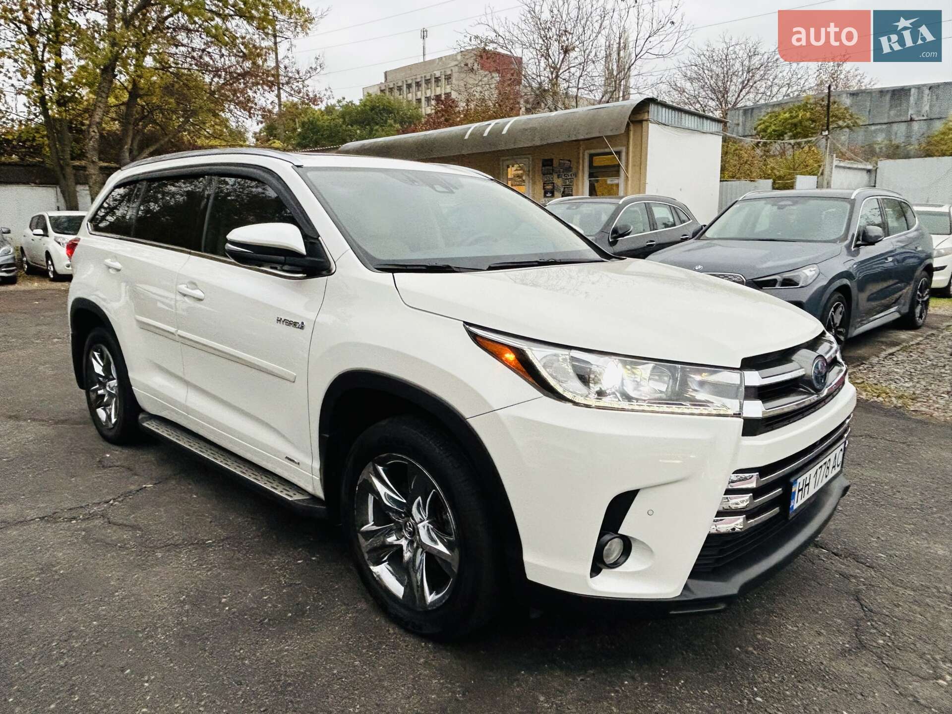 TOYOTA HIGHLANDER