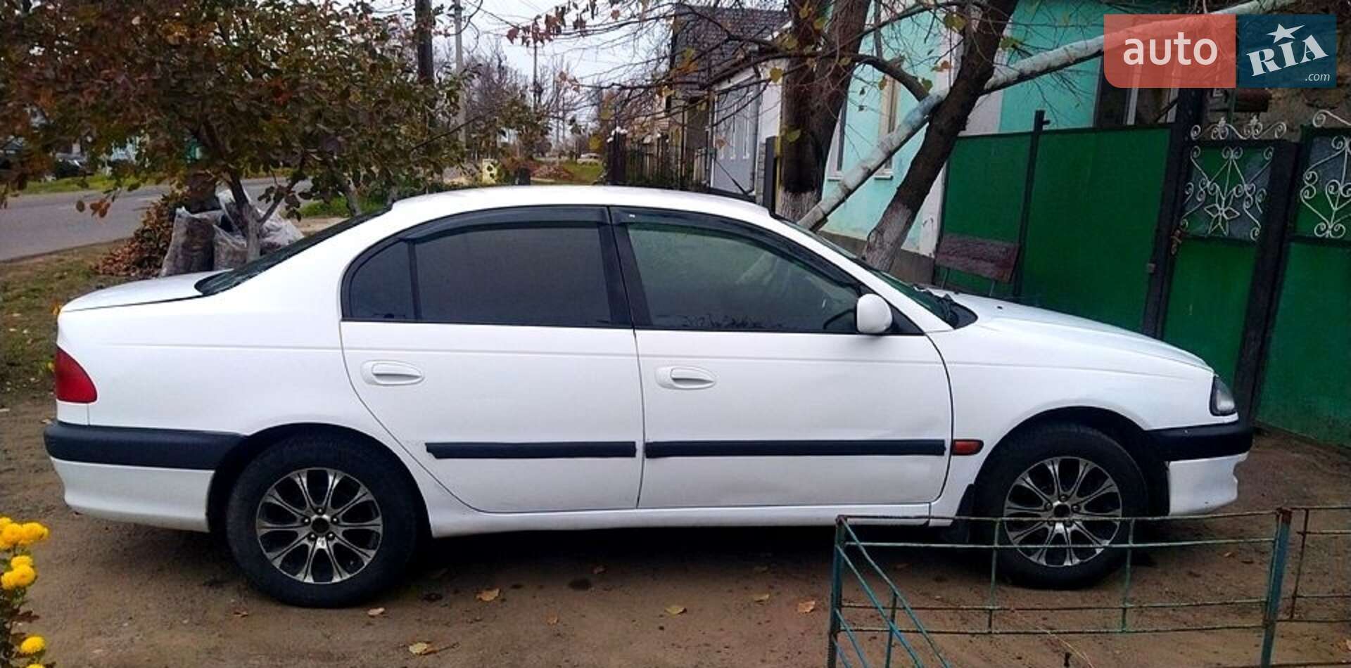 TOYOTA AVENSIS 1998