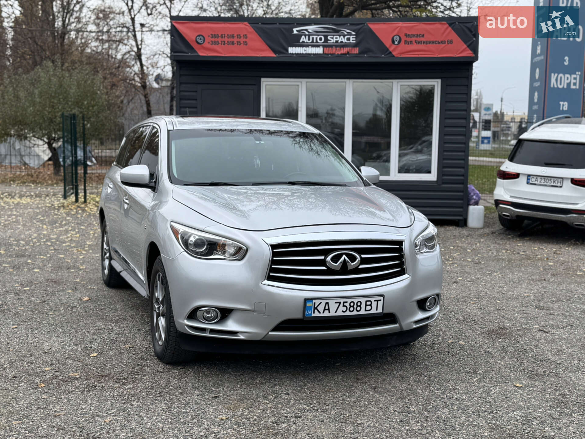 Головне фото звіту автомобіля INFINITI QX60 2015