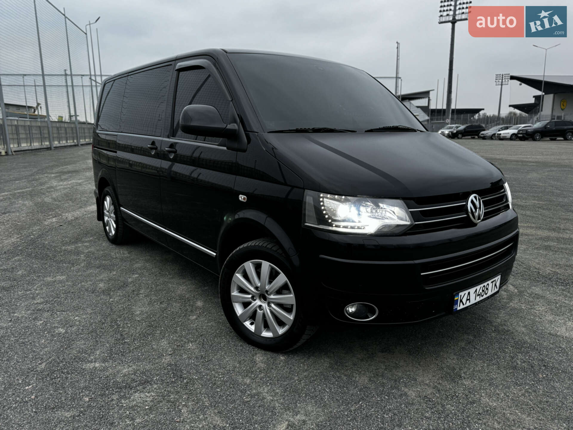 VOLKSWAGEN MULTIVAN