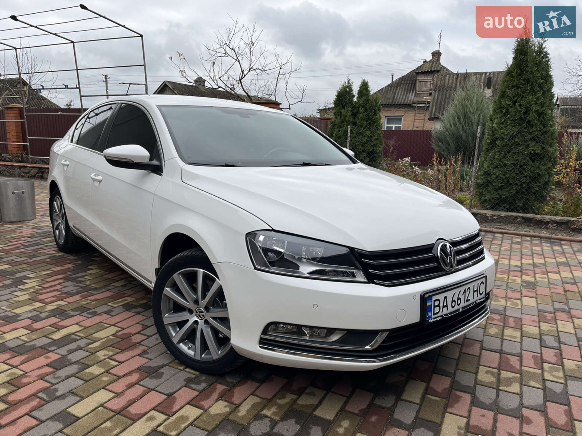 VOLKSWAGEN PASSAT 2012