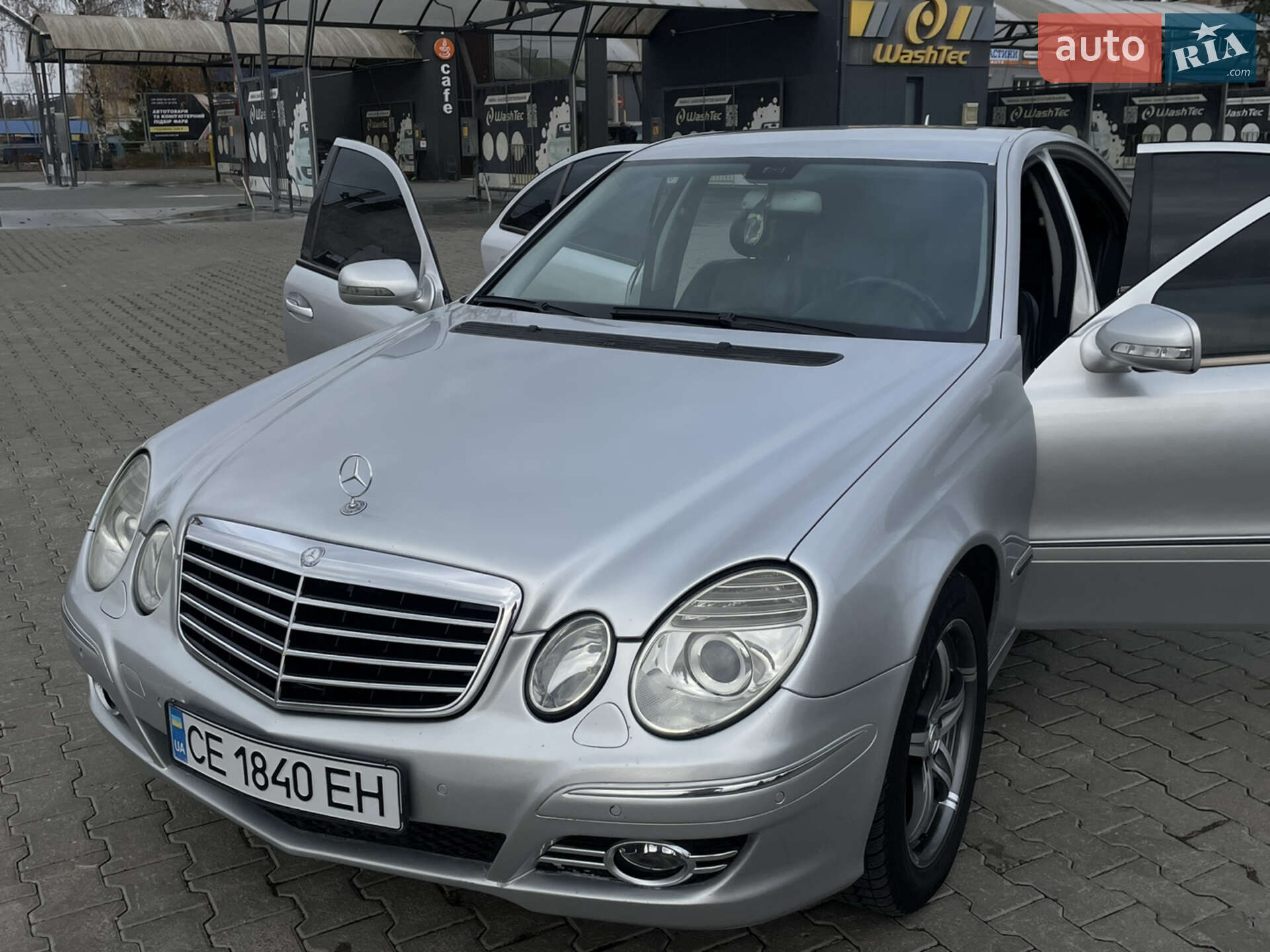 MERCEDES-BENZ E 220 CDI 2002