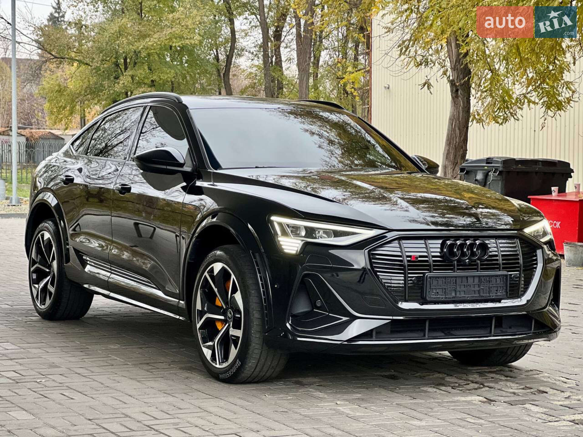 Головне фото звіту автомобіля AUDI E-TRON S SPORTBACK 2022