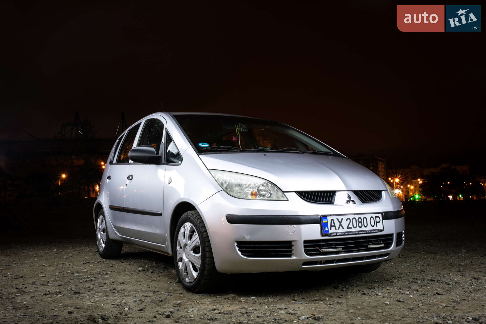 MITSUBISHI COLT 2004