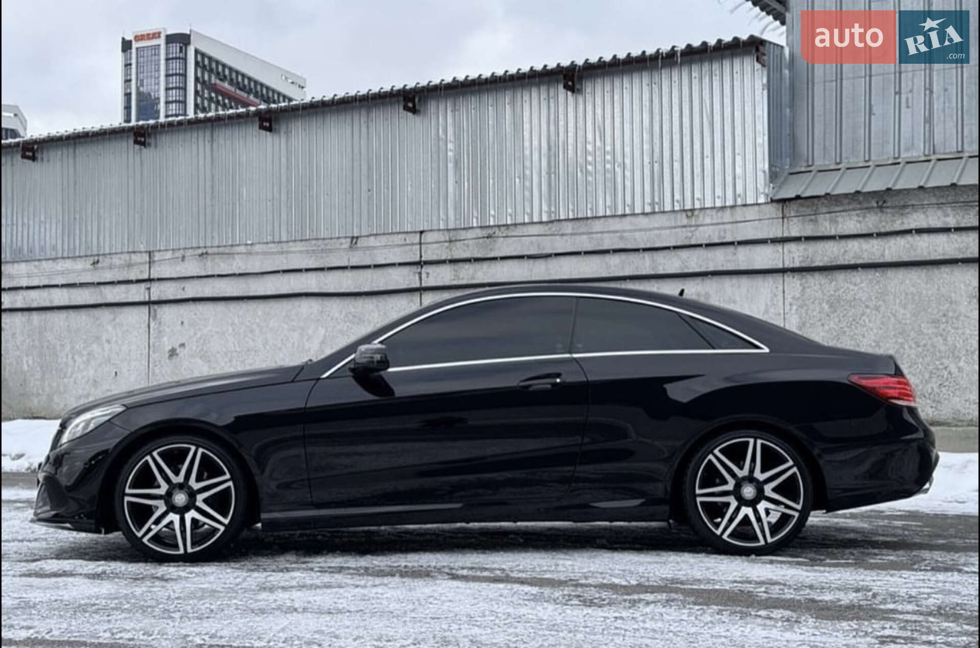 MERCEDES-BENZ E 200 2015