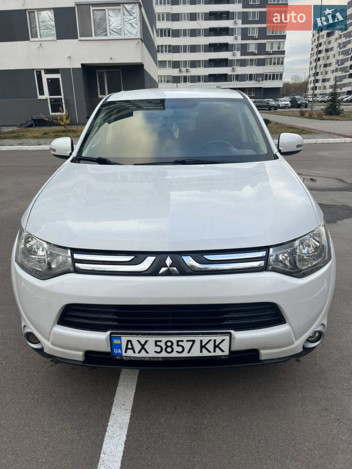 Головне фото звіту автомобіля MITSUBISHI OUTLANDER 2013
