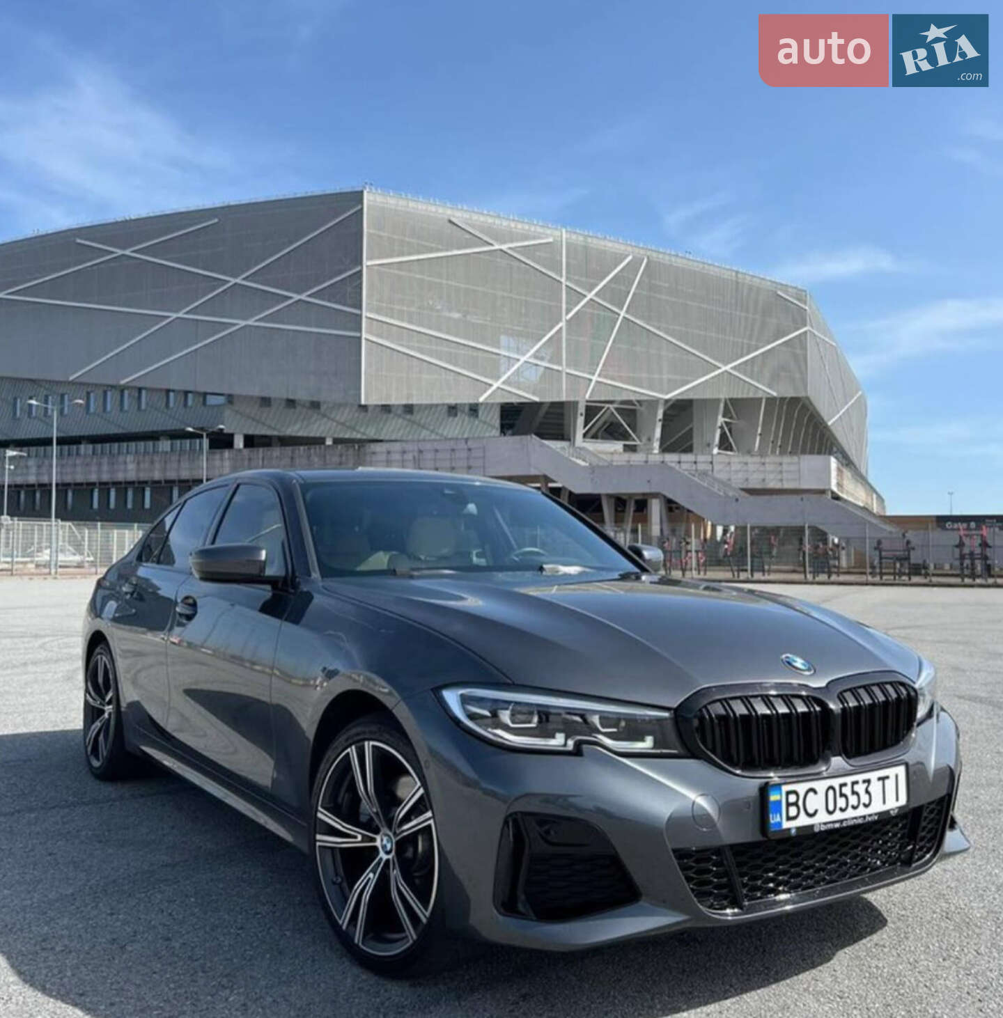 Головне фото звіту автомобіля BMW 330XI 2020