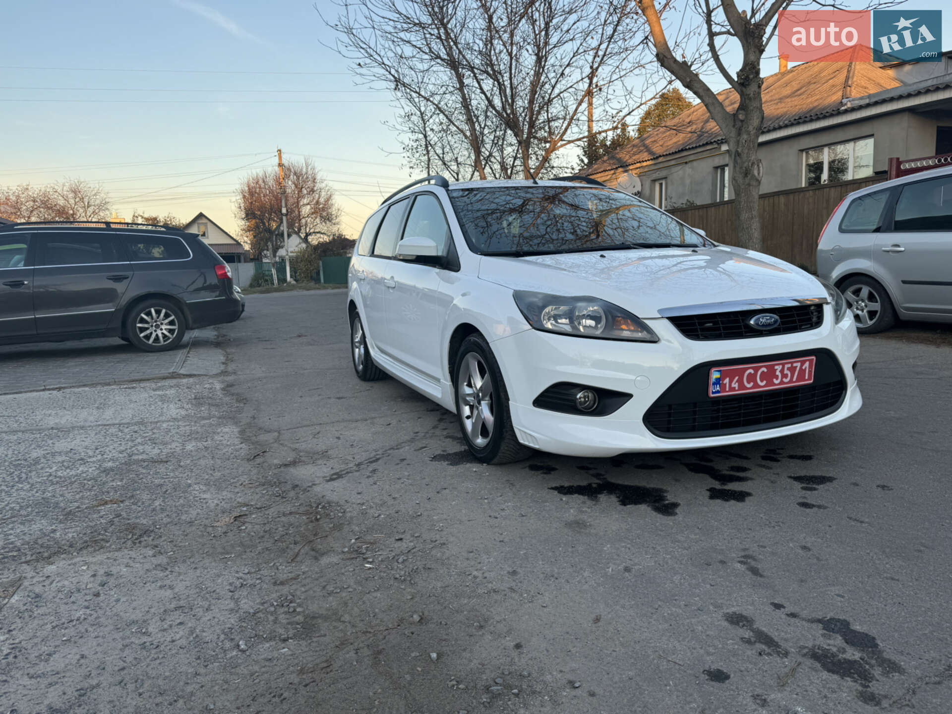 Головне фото звіту автомобіля FORD FOCUS 2010