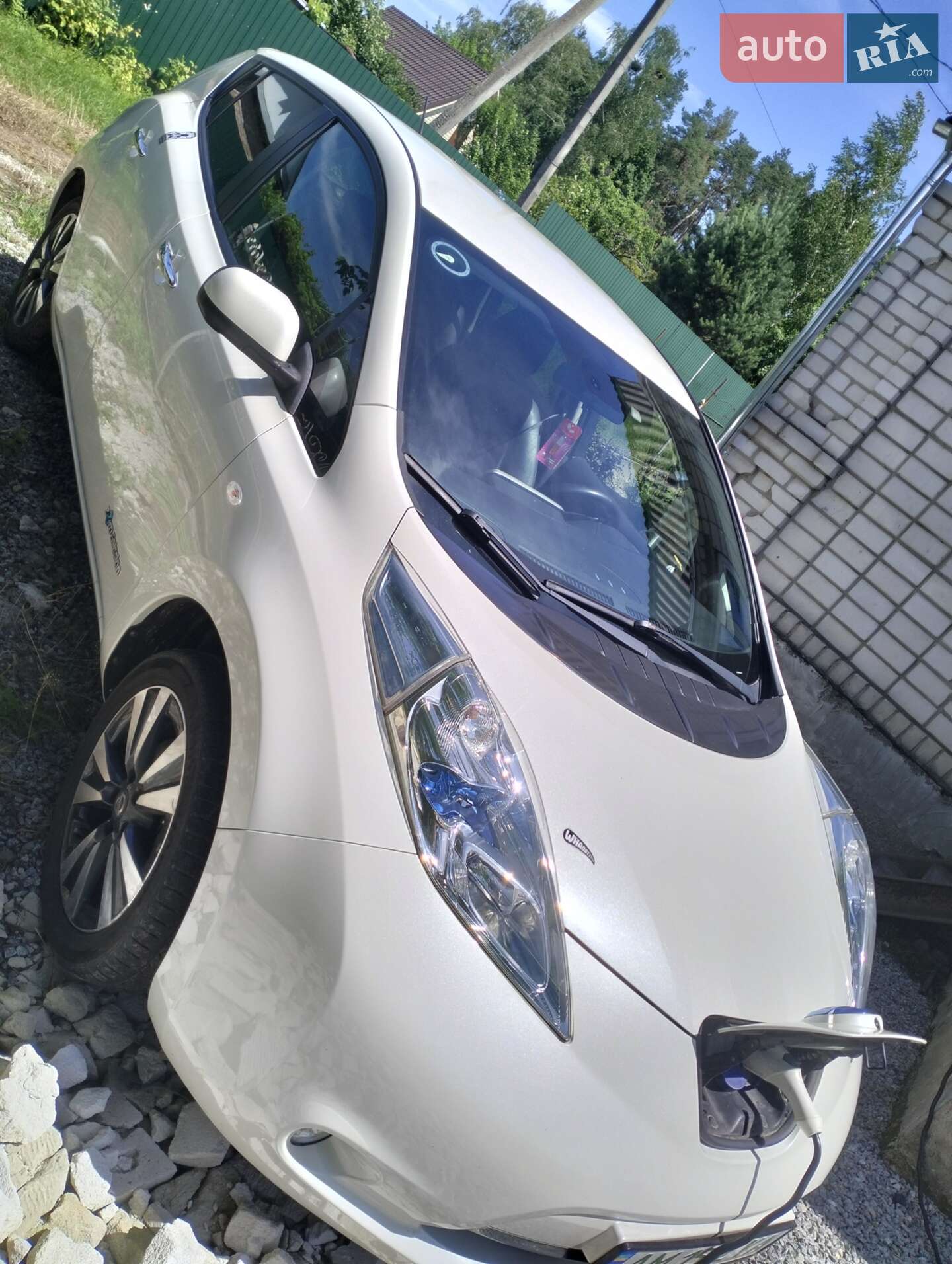 Головне фото звіту автомобіля NISSAN LEAF 2015