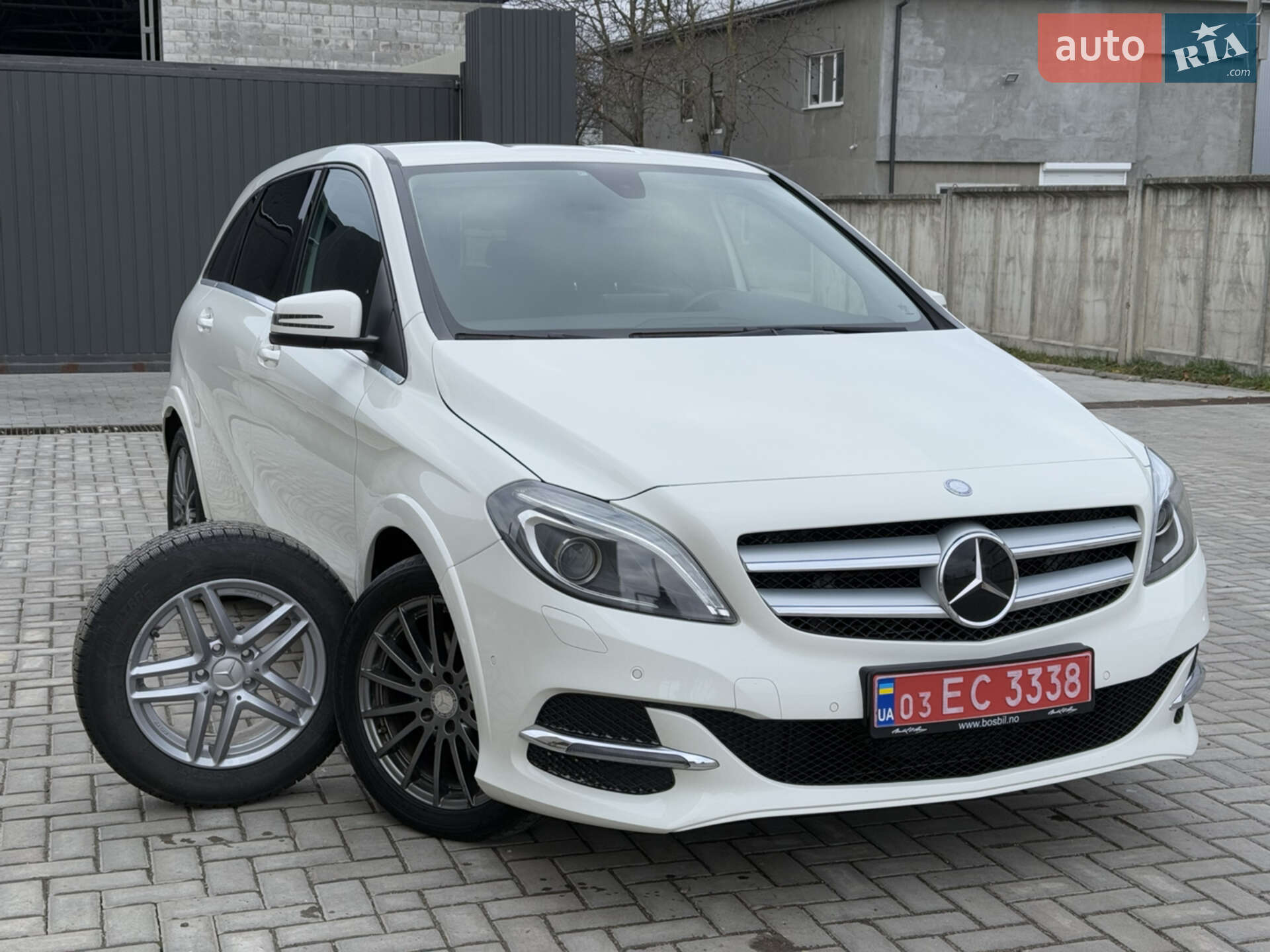 MERCEDES-BENZ B 250E 2016