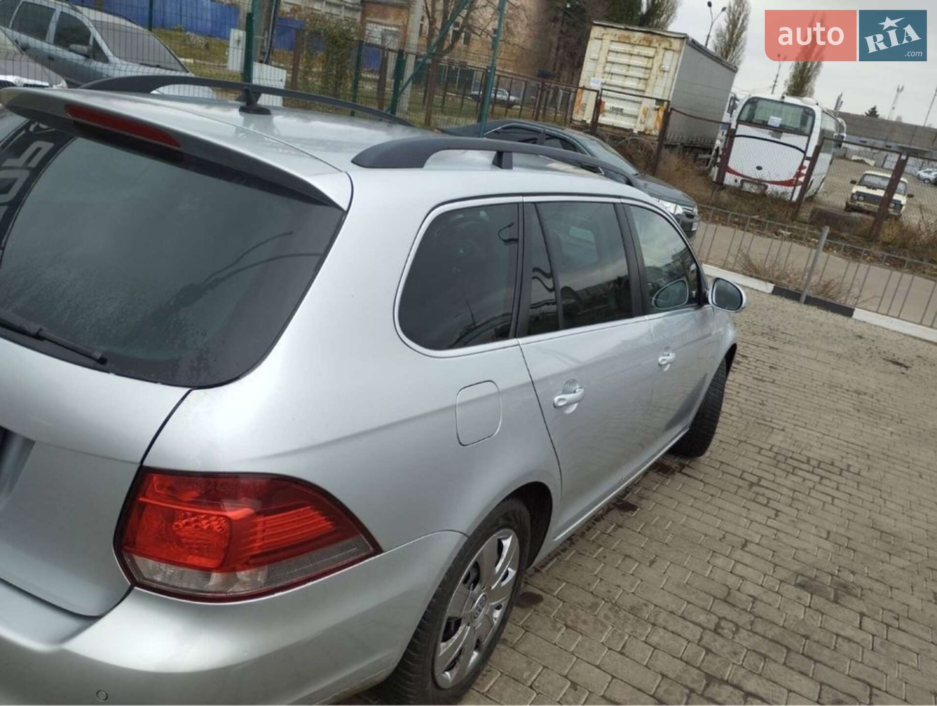 VOLKSWAGEN GOLF 2010