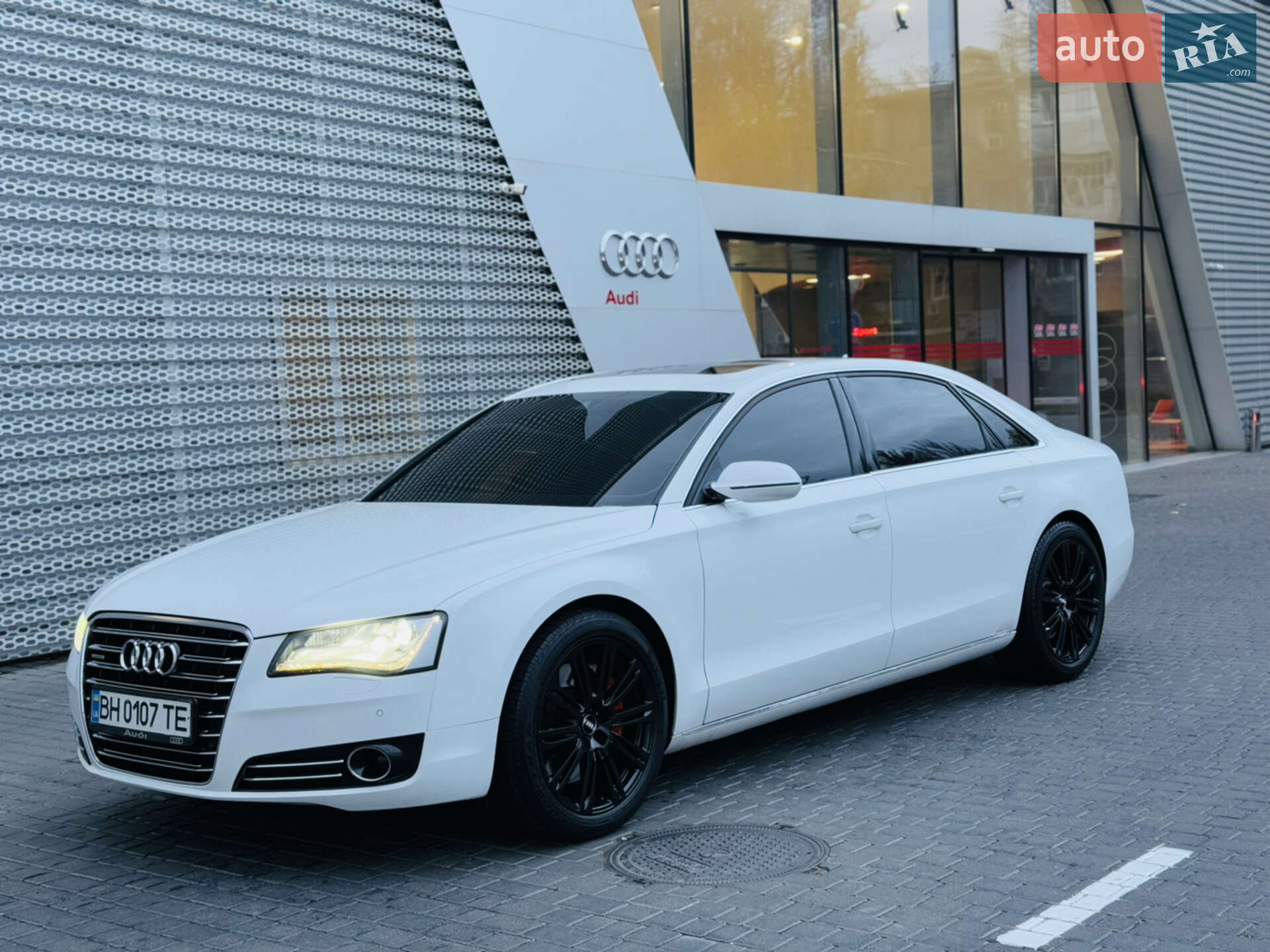 AUDI A8 2011