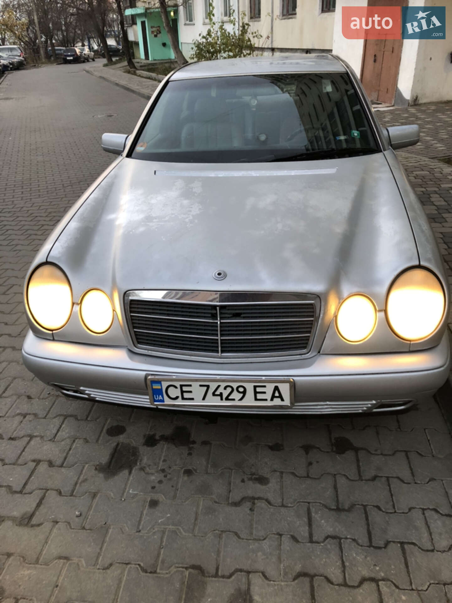MERCEDES-BENZ E 220 1997