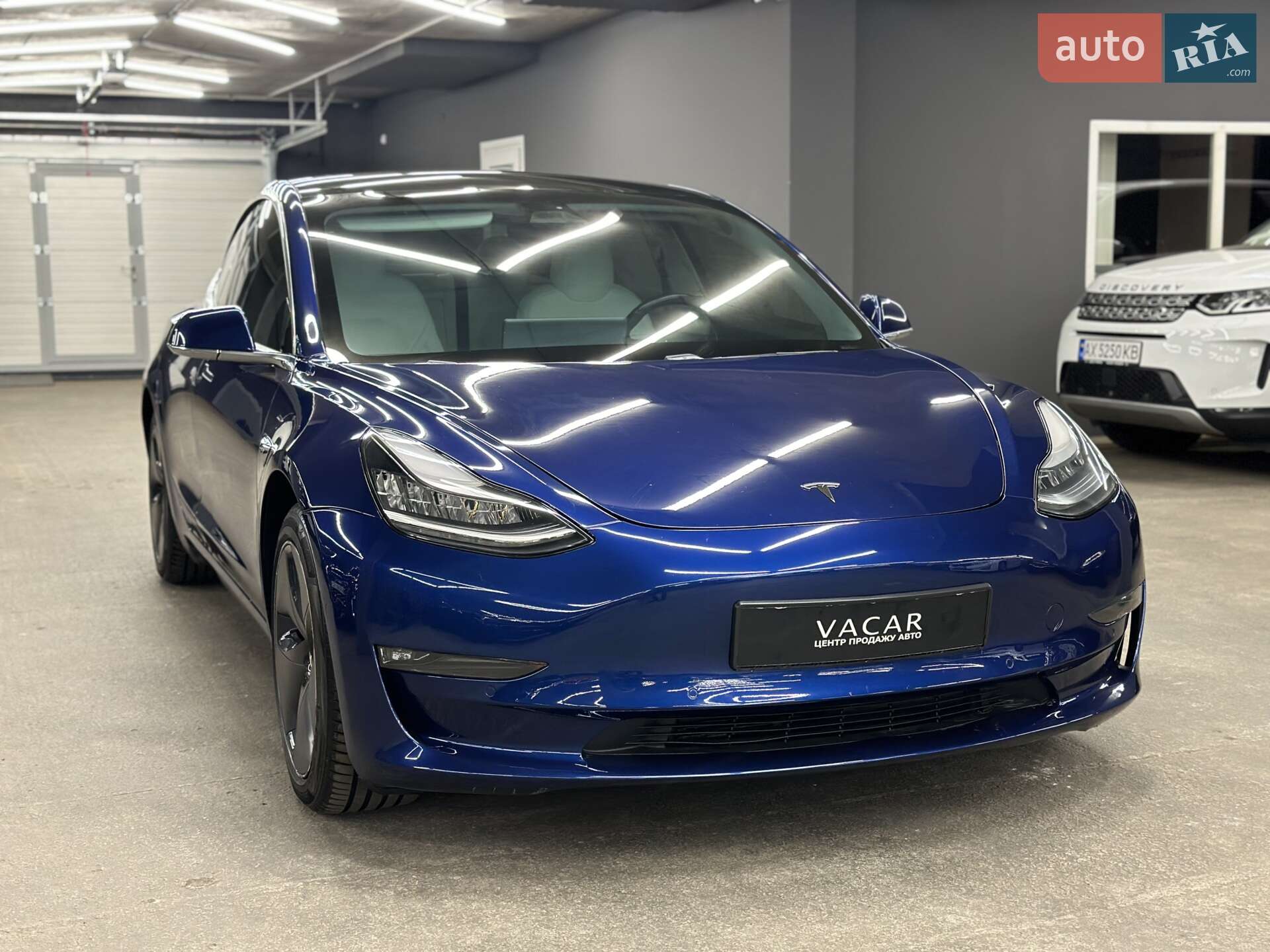 Головне фото звіту автомобіля TESLA MODEL 3 2019