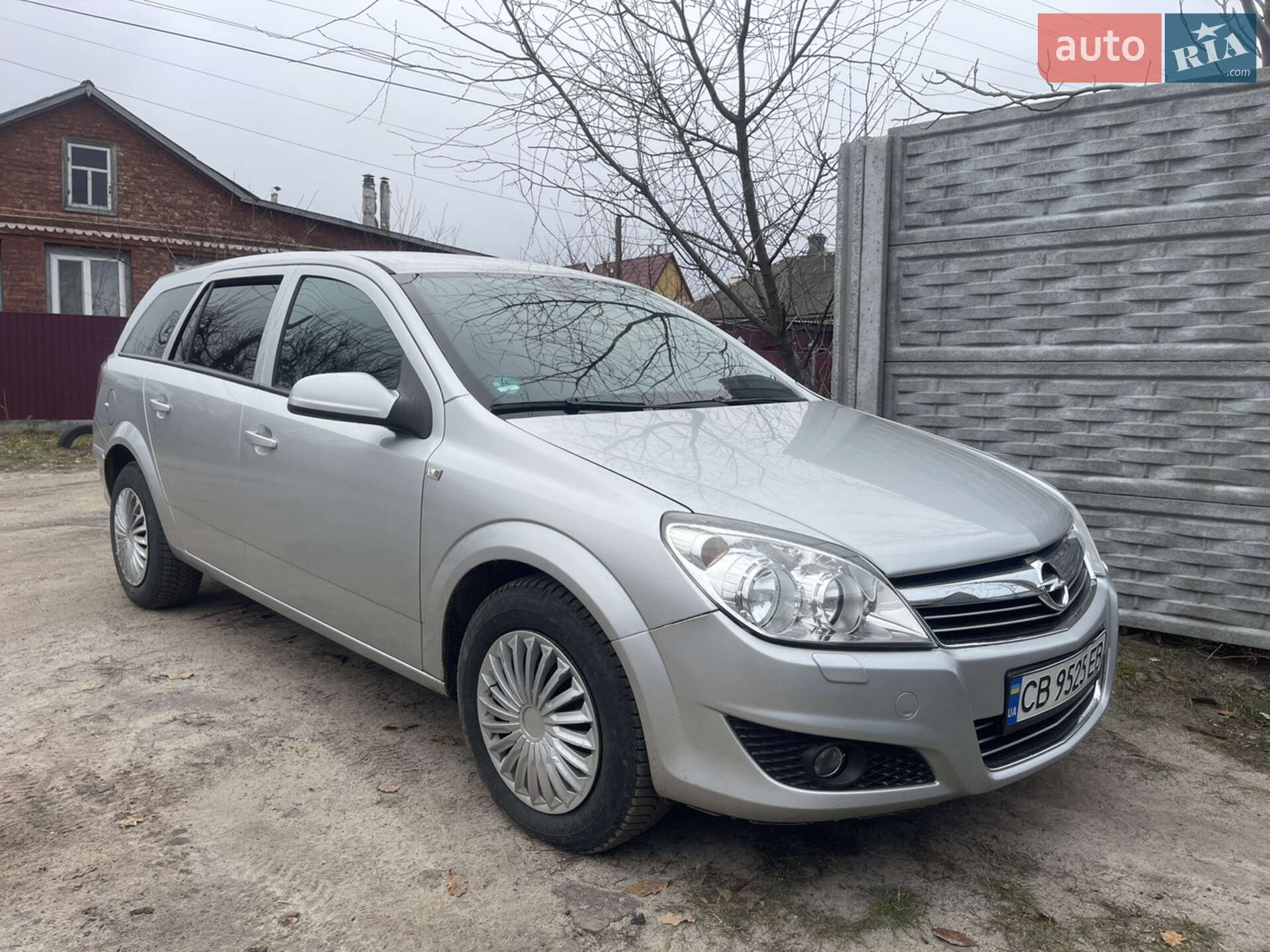 OPEL ASTRA 2010