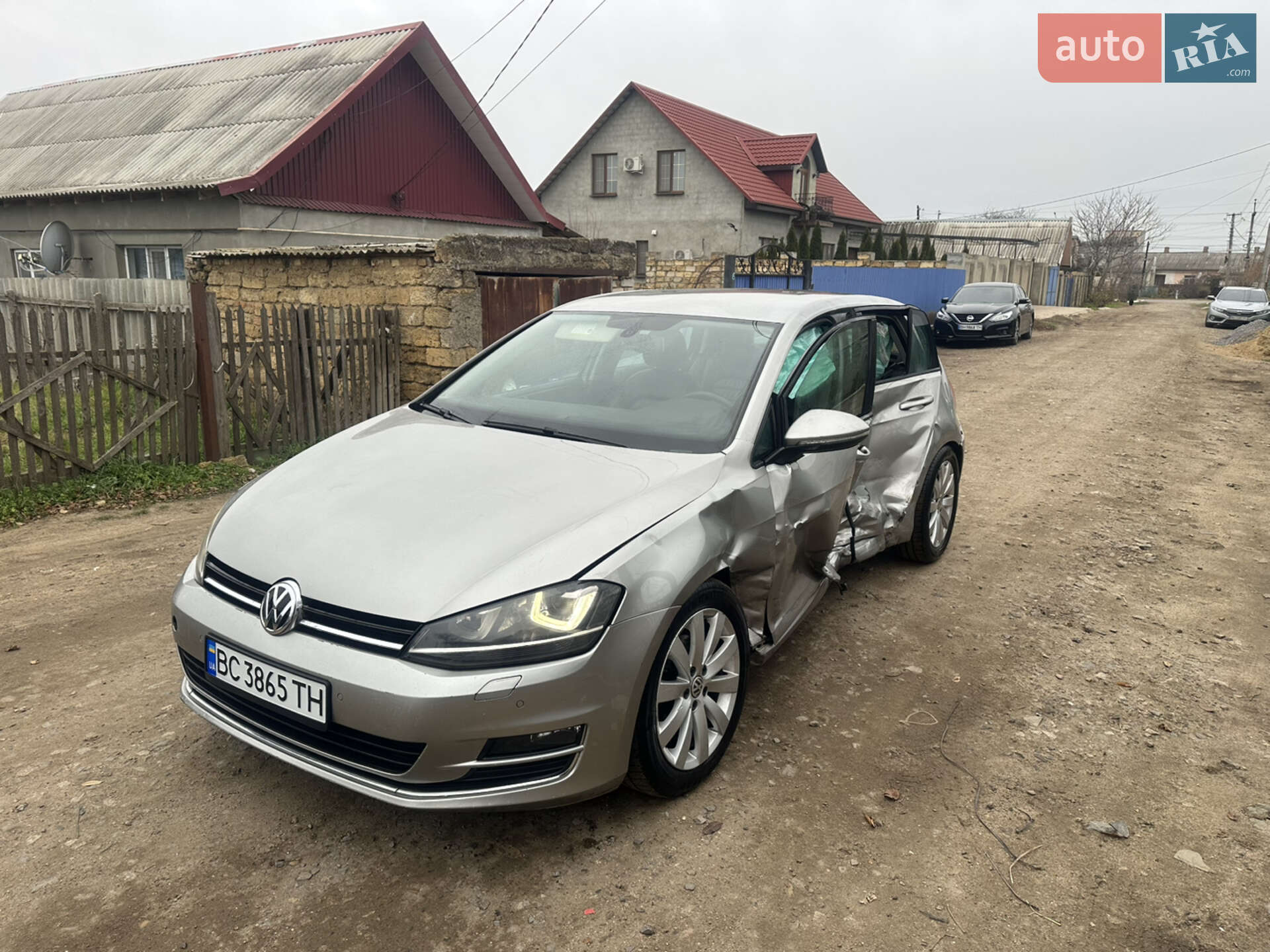 VOLKSWAGEN GOLF 2012