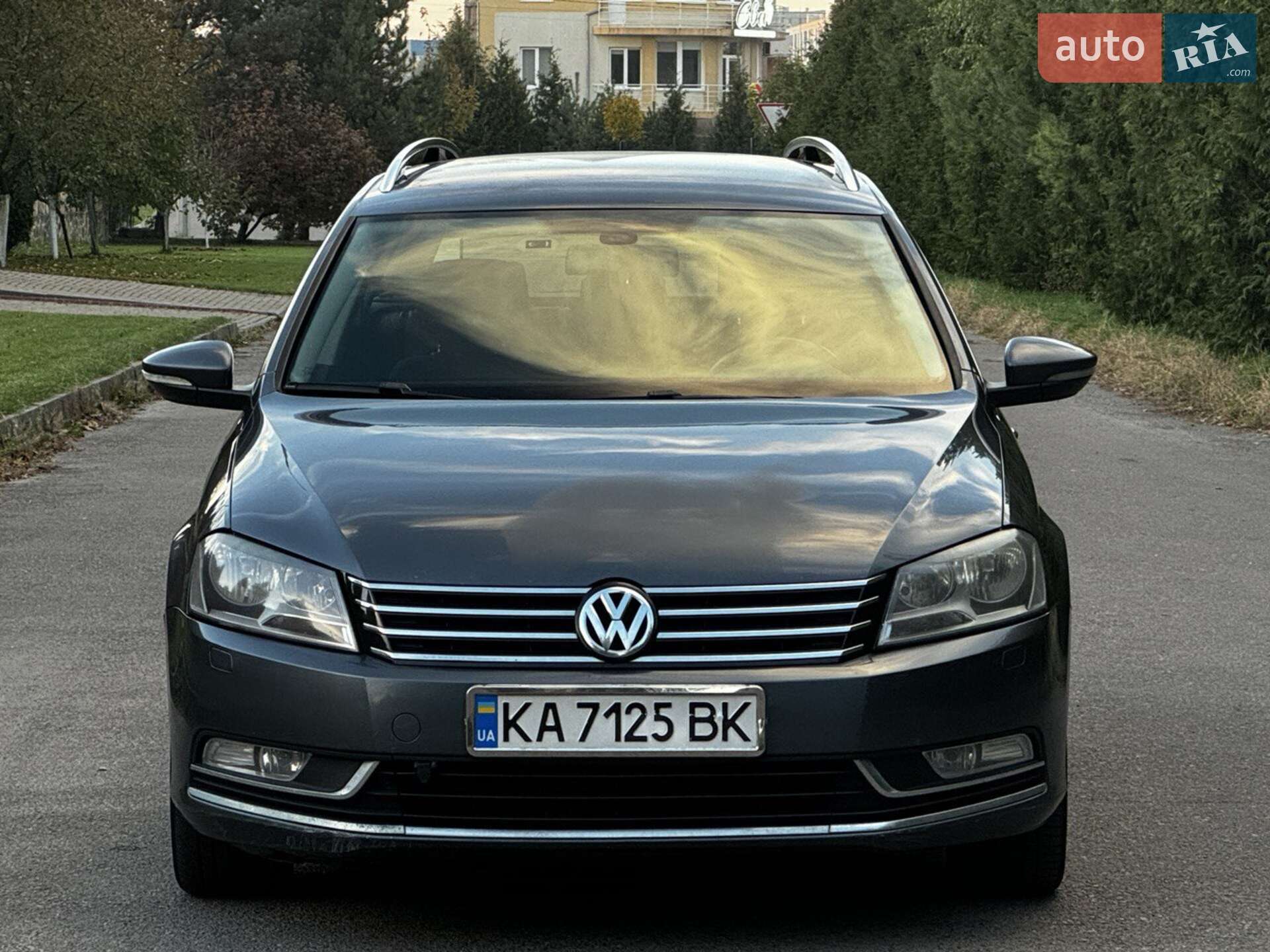 VOLKSWAGEN PASSAT 2011