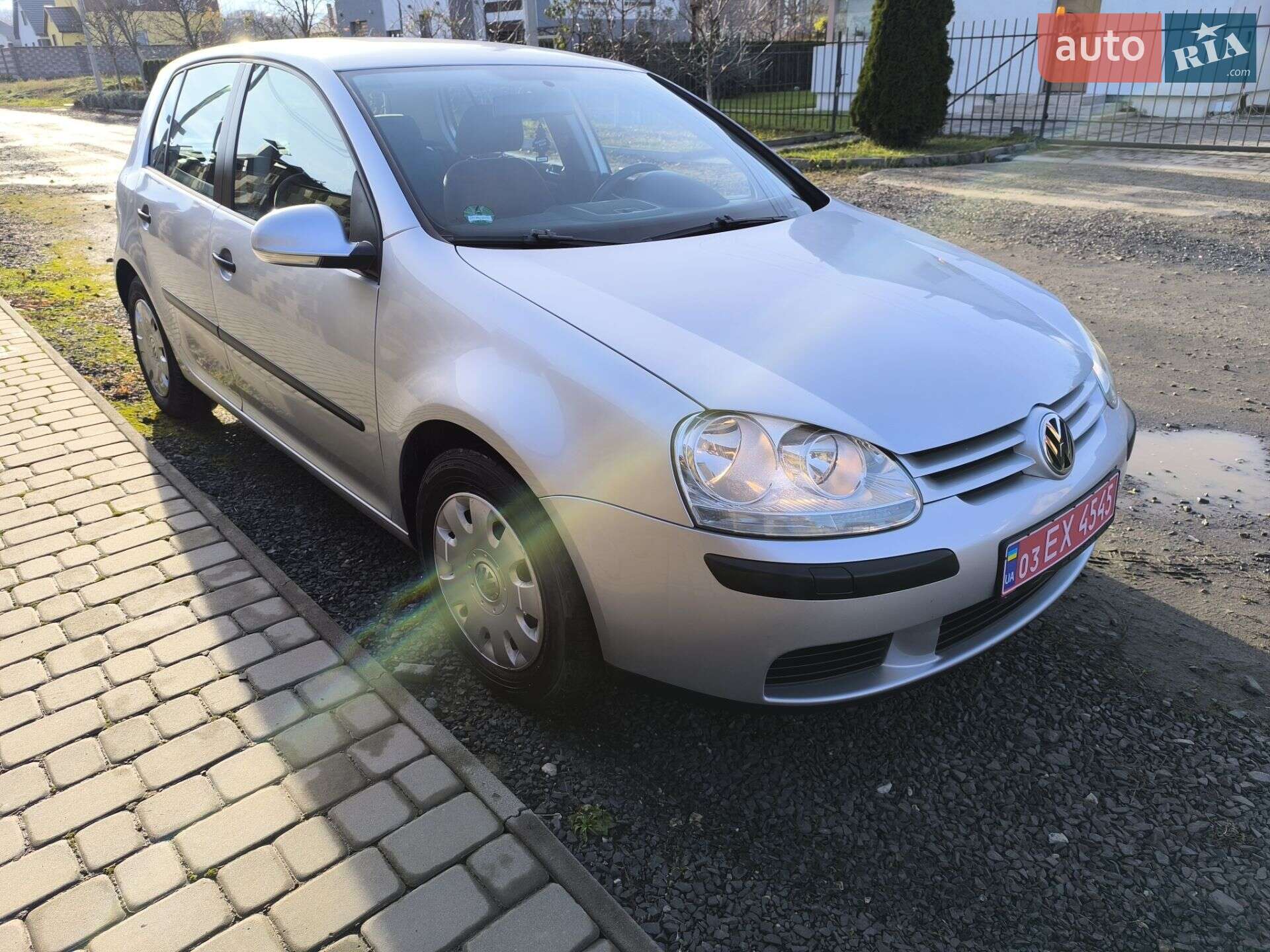 VOLKSWAGEN GOLF 2004