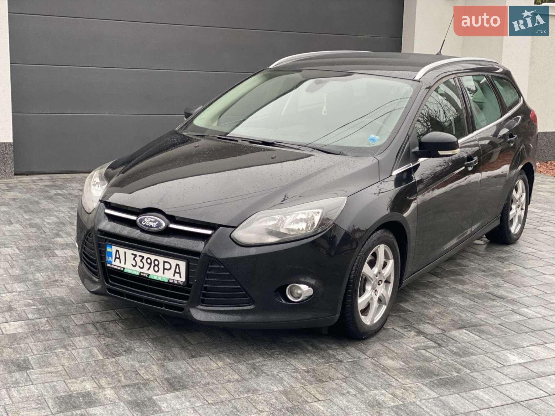 Головне фото звіту автомобіля FORD FOCUS 2011