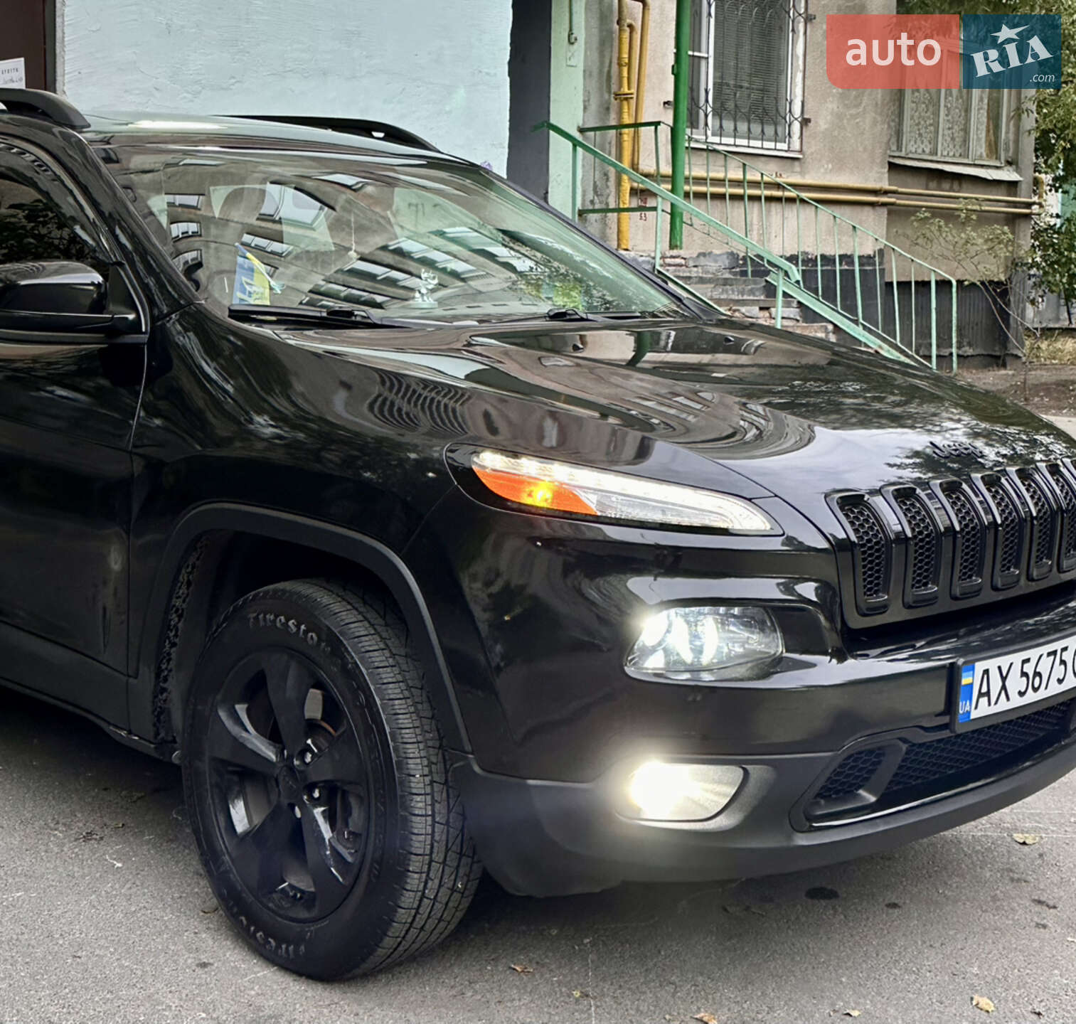 Головне фото звіту автомобіля JEEP CHEROKEE 2016