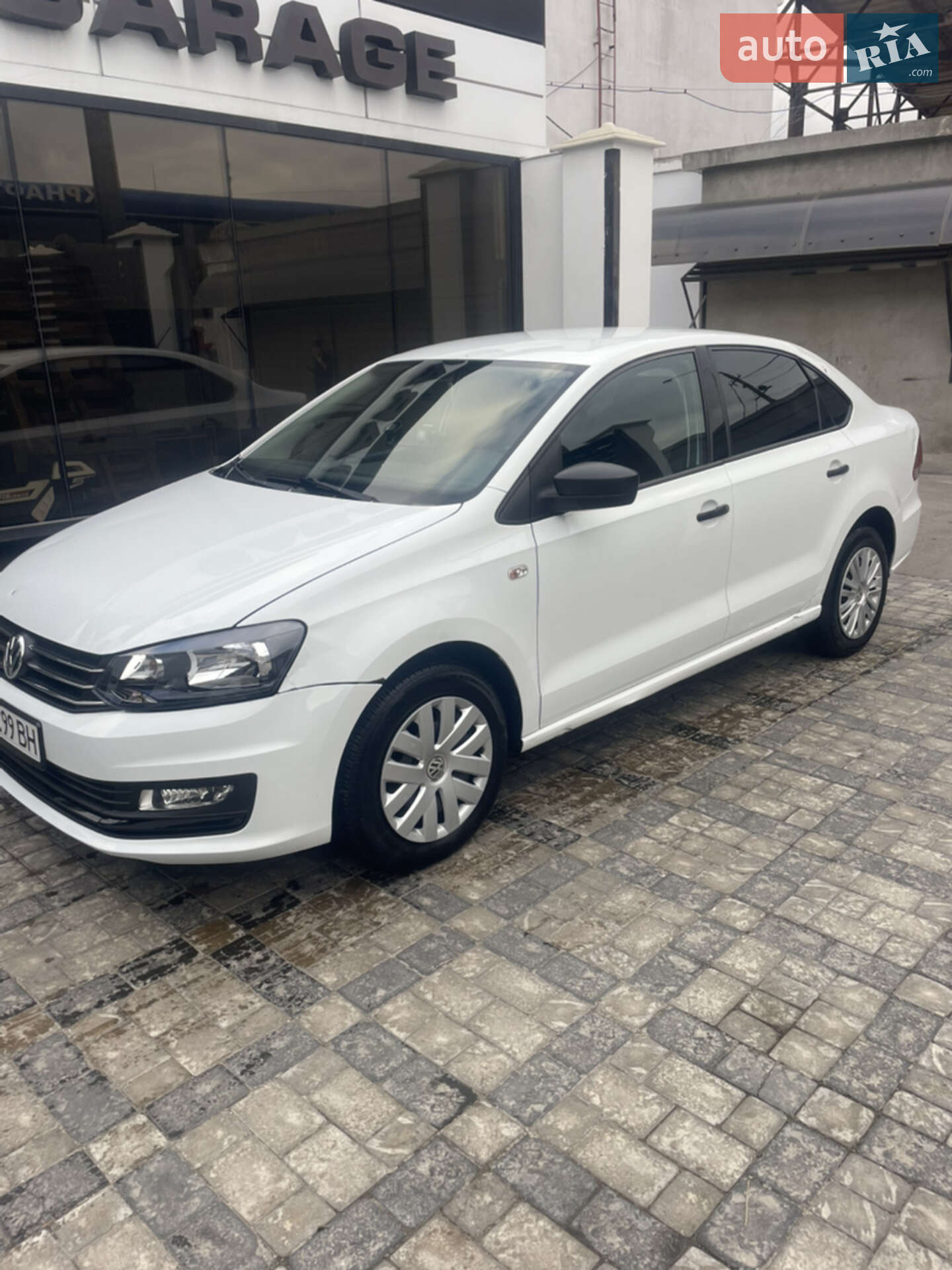 VOLKSWAGEN POLO