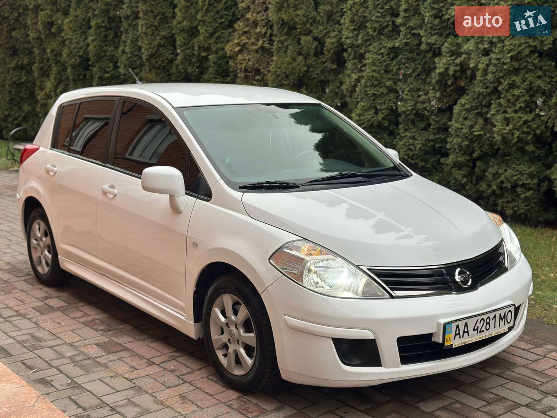 NISSAN TIIDA 2012