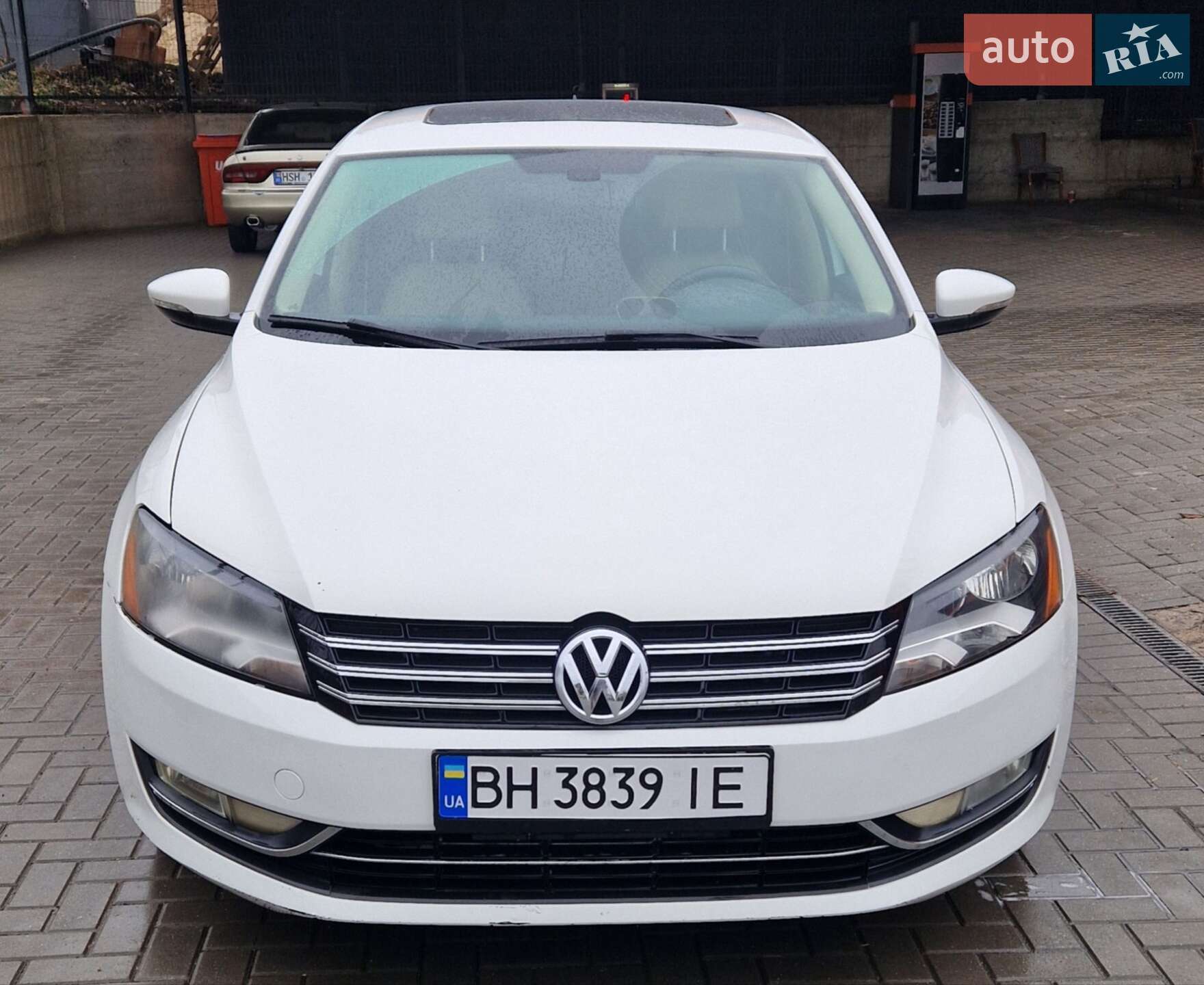 VOLKSWAGEN PASSAT 2012