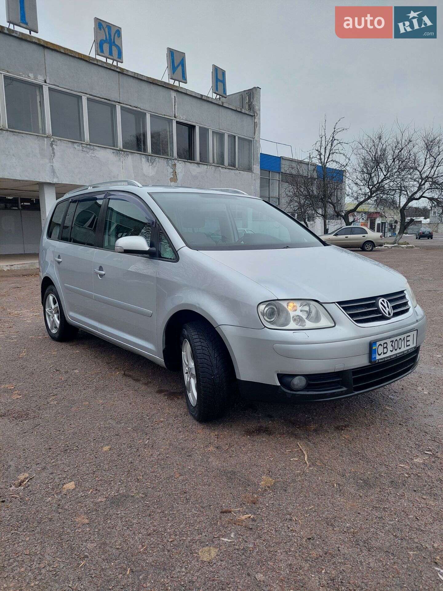 VOLKSWAGEN TOURAN 2003