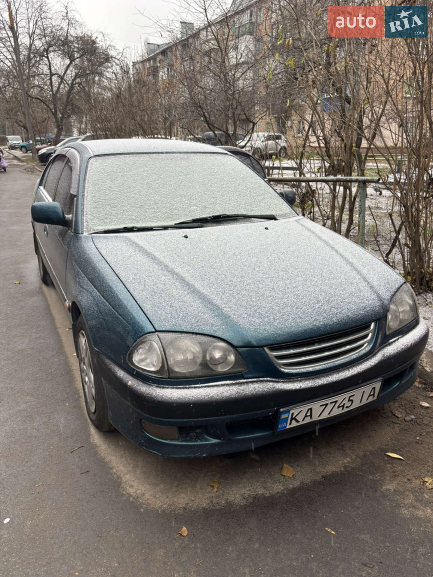 TOYOTA AVENSIS 1998