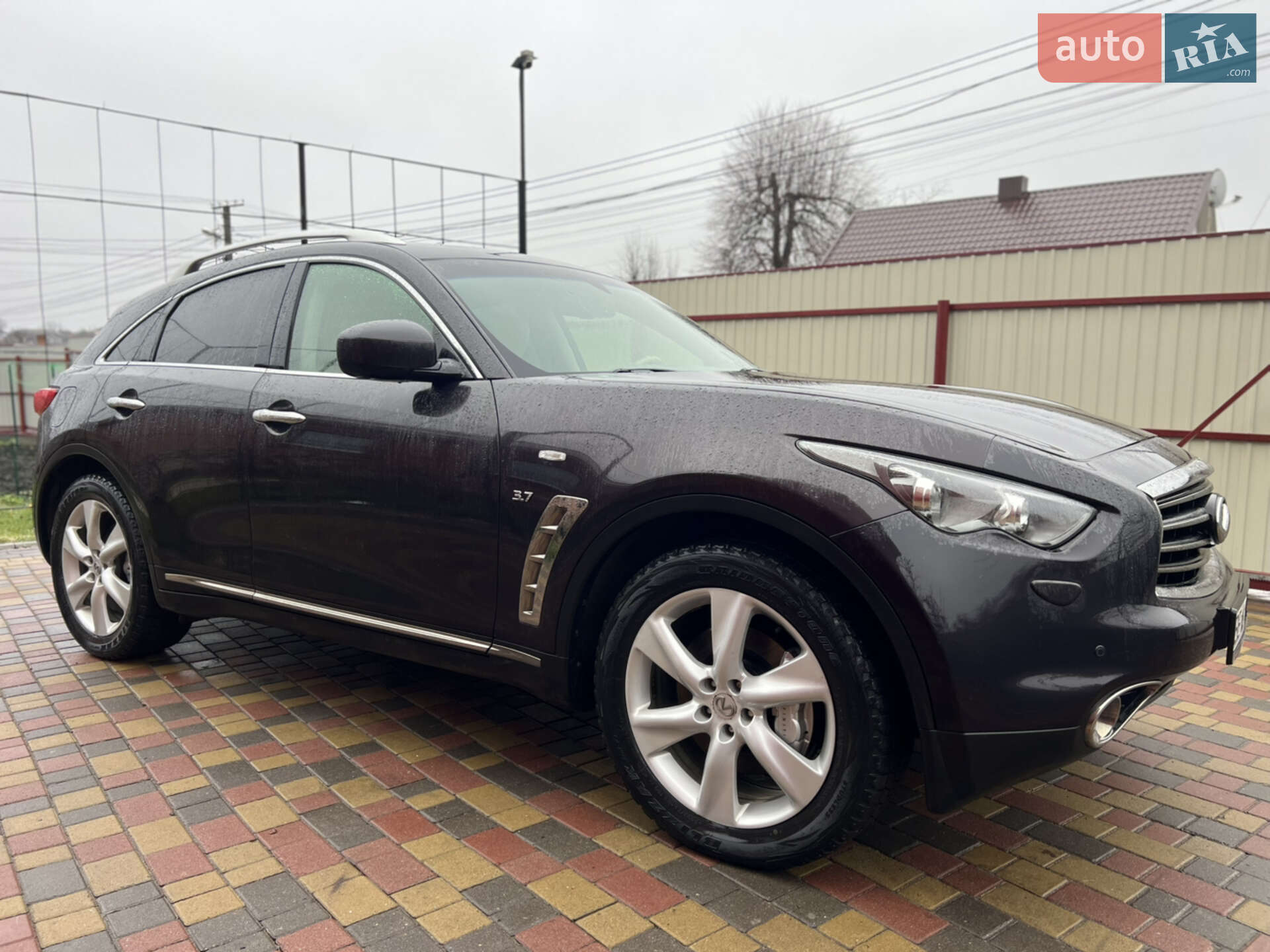 INFINITI QX70 2013