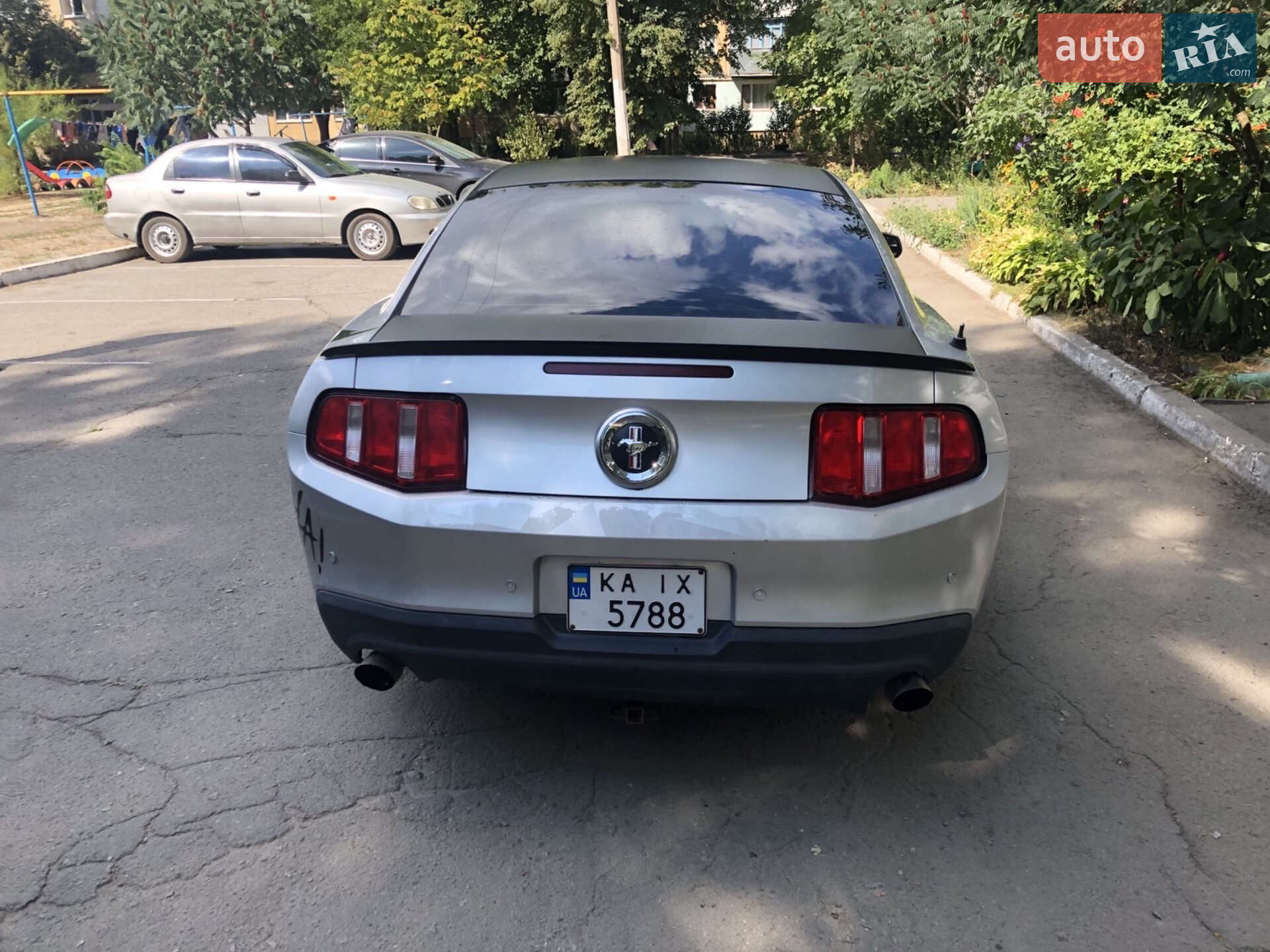 FORD MUSTANG 2011