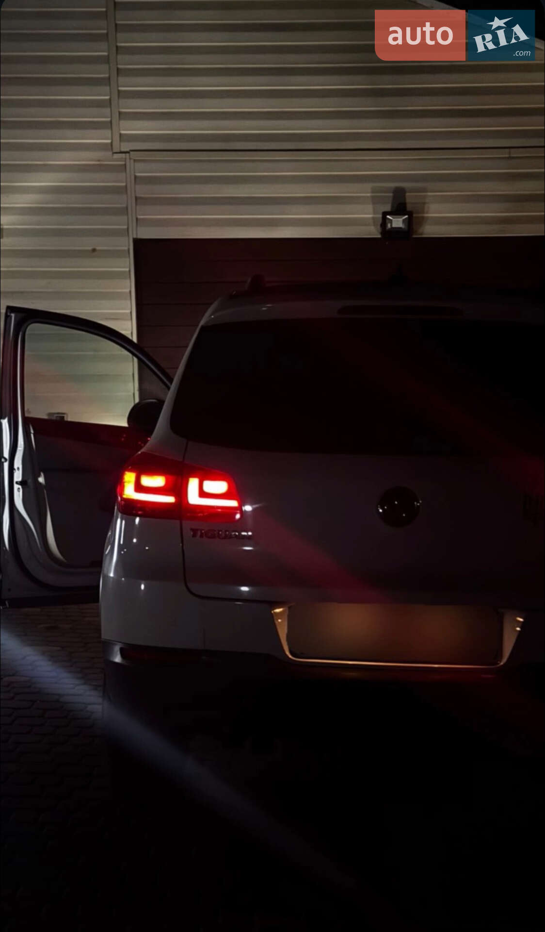 VOLKSWAGEN TIGUAN 2011