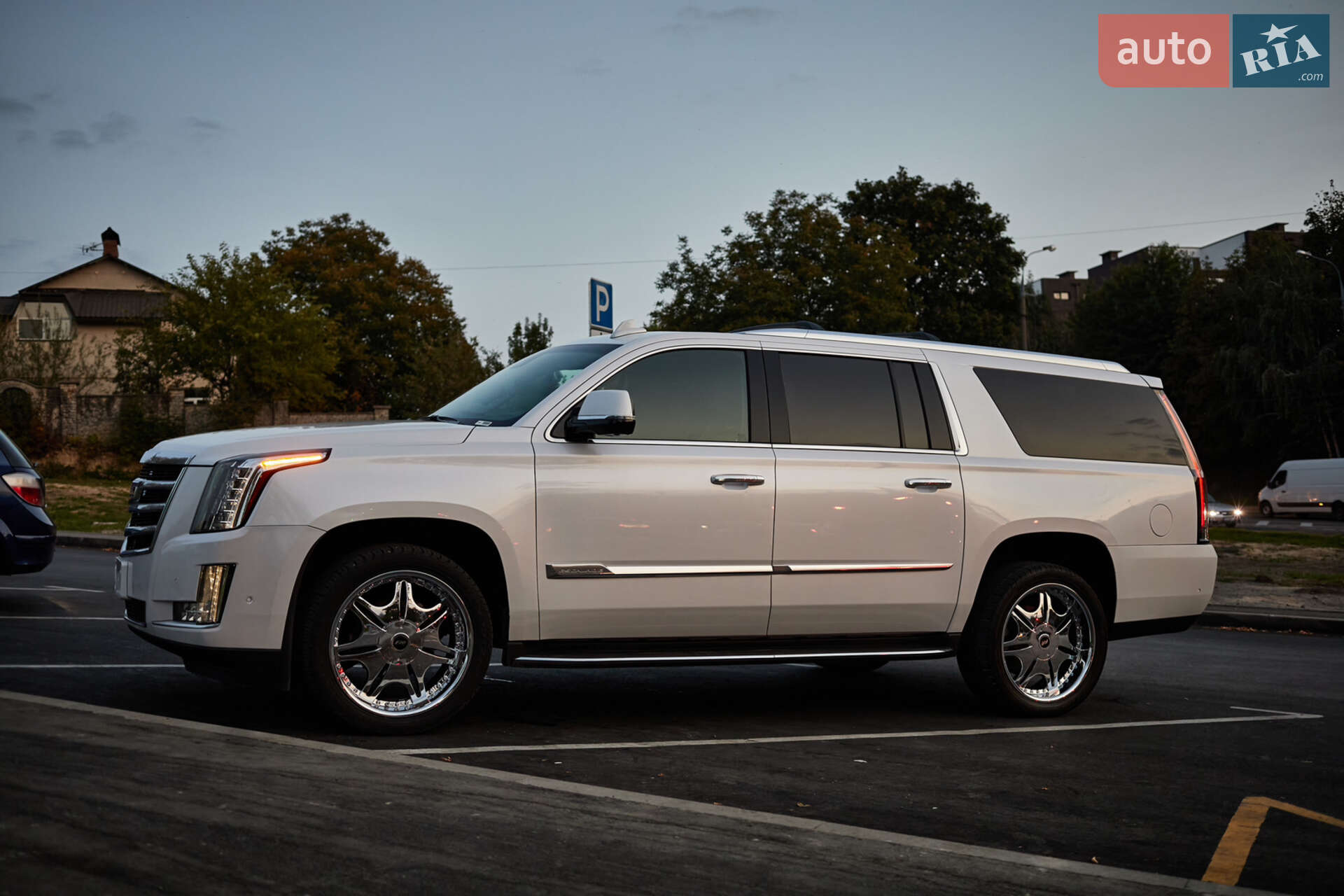CADILLAC ESCALADE 2017