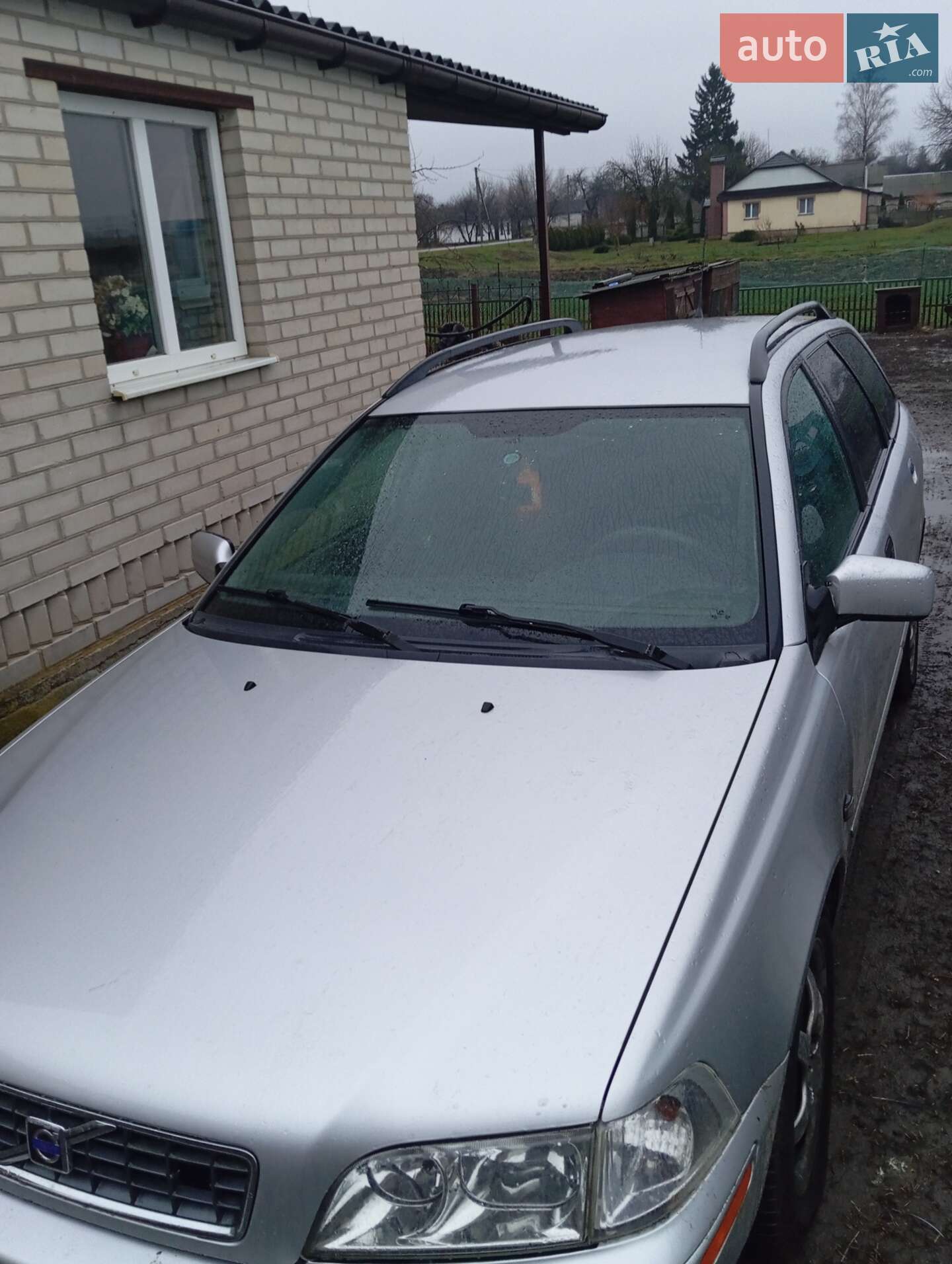VOLVO V40 2003