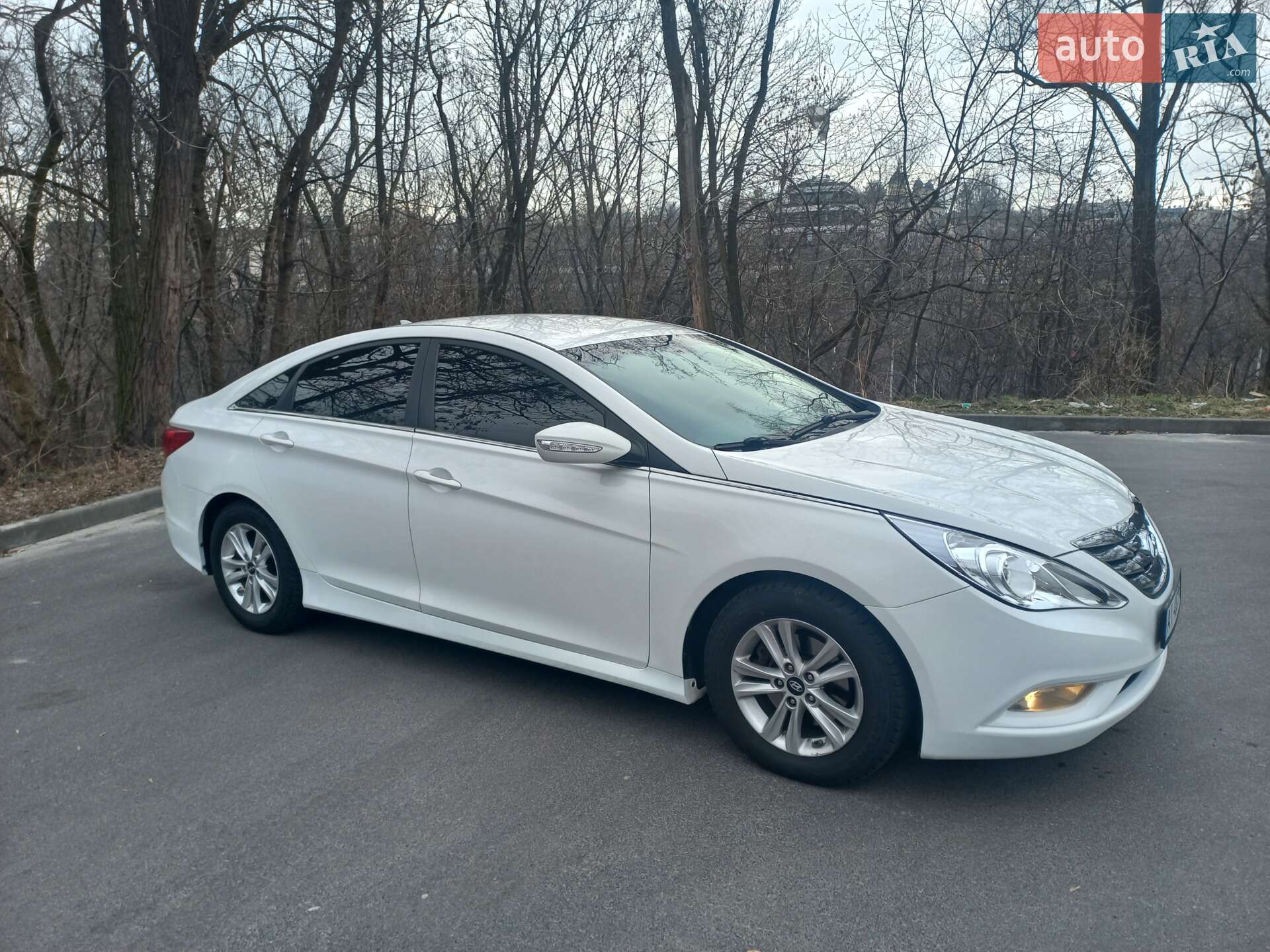 Головне фото звіту автомобіля HYUNDAI SONATA 2013