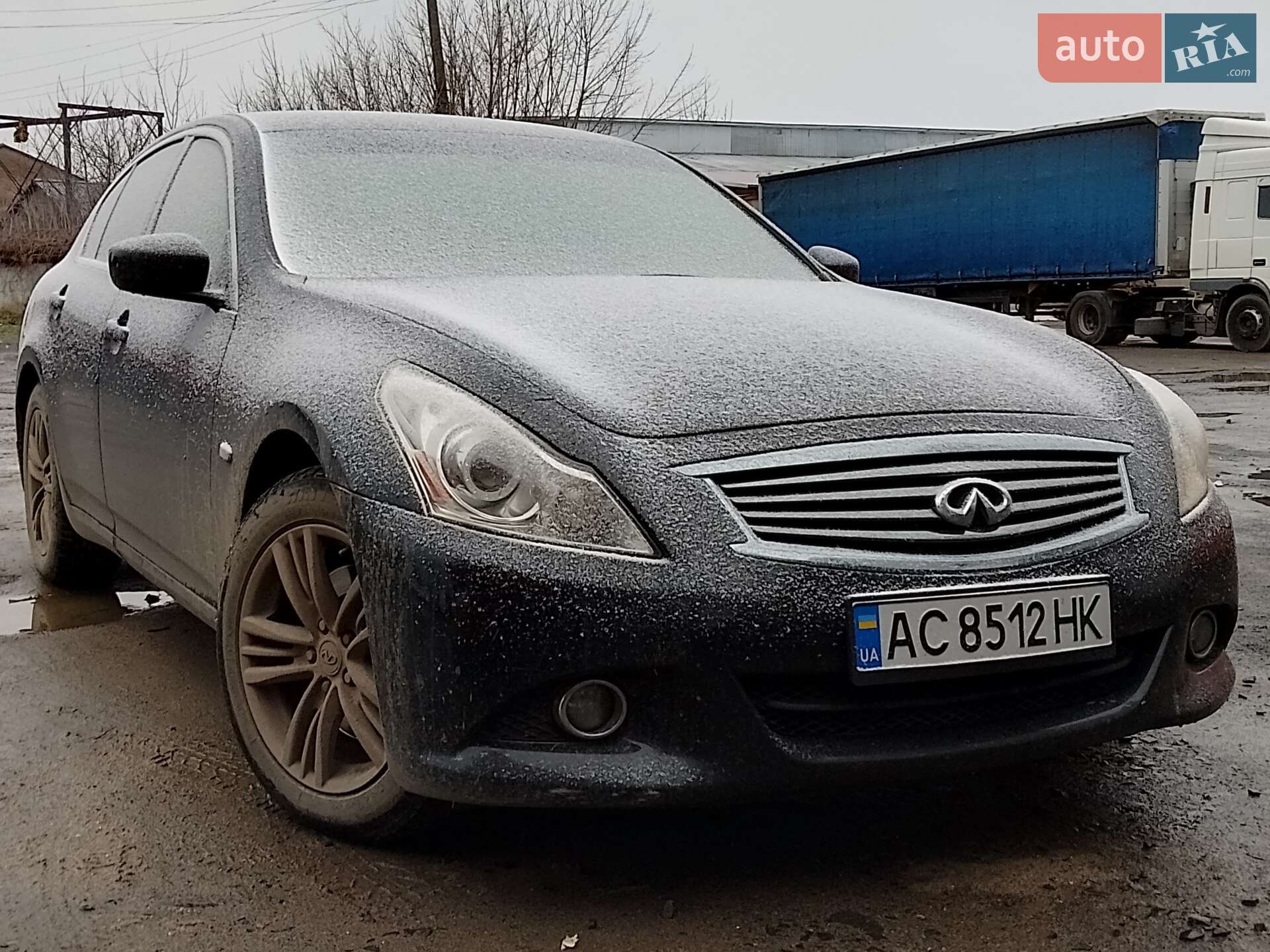 INFINITI G25 2012
