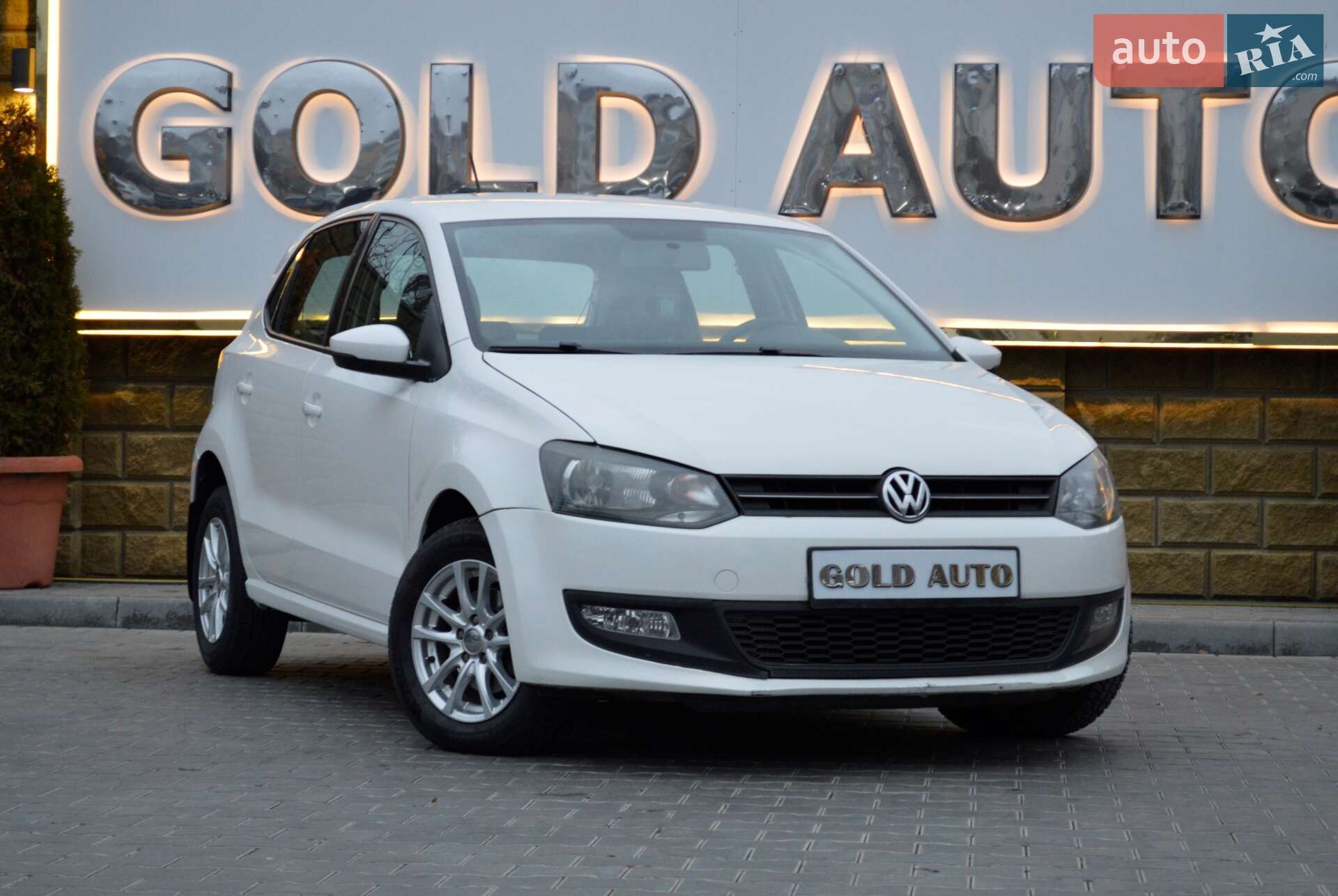 VOLKSWAGEN POLO 2012
