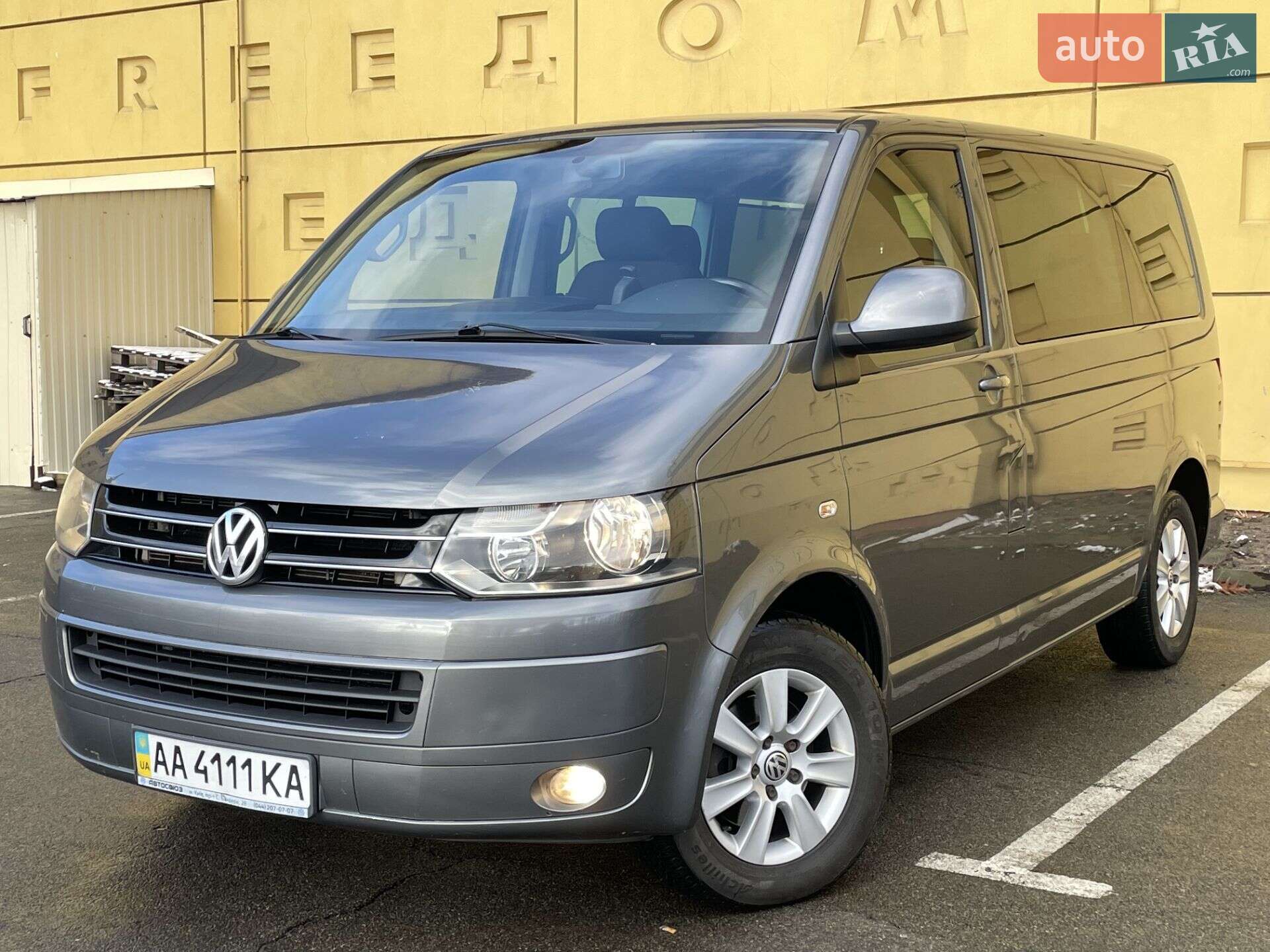VOLKSWAGEN MULTIVAN 2012