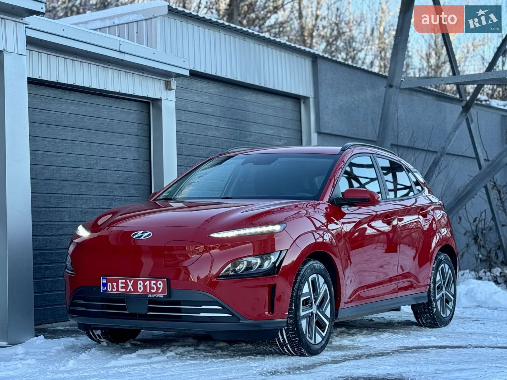 Головне фото звіту автомобіля HYUNDAI KONA 2021