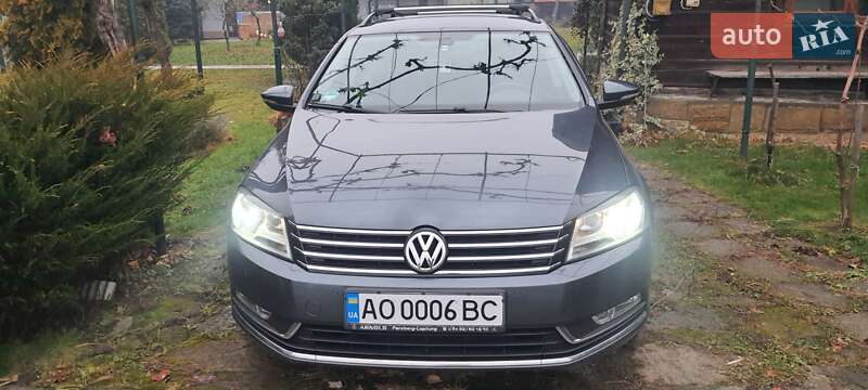 VOLKSWAGEN PASSAT 2011