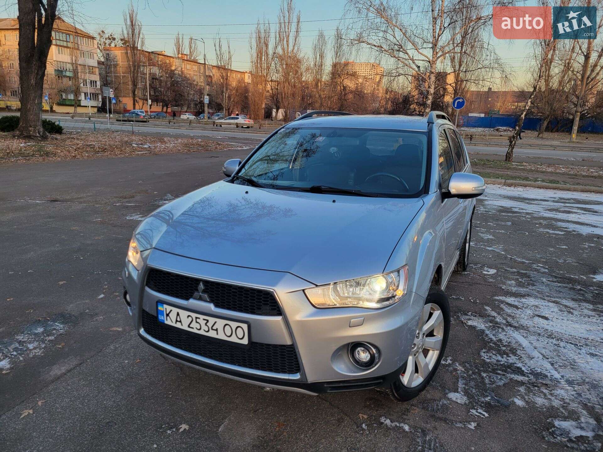 Mitsubishi Outlander 2011