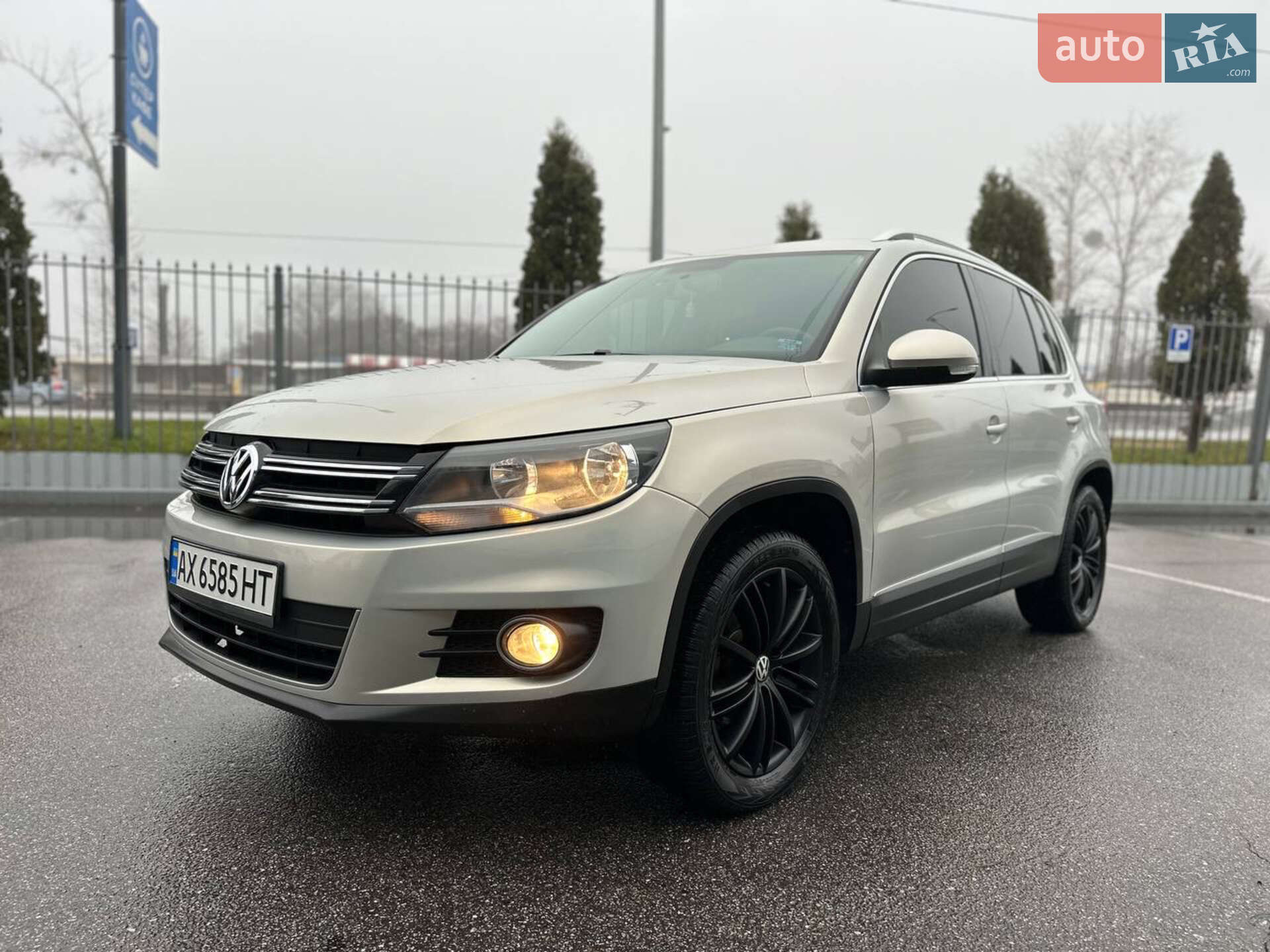 VOLKSWAGEN TIGUAN 2011