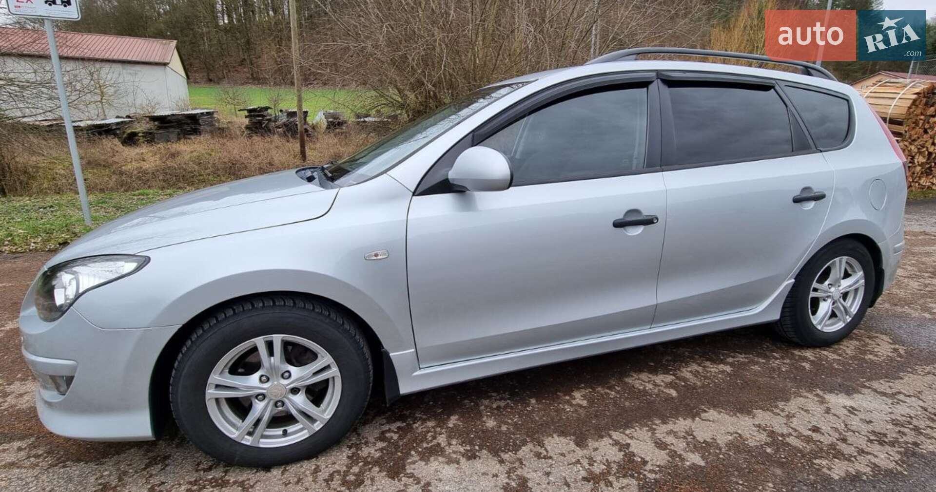 HYUNDAI I30 2011